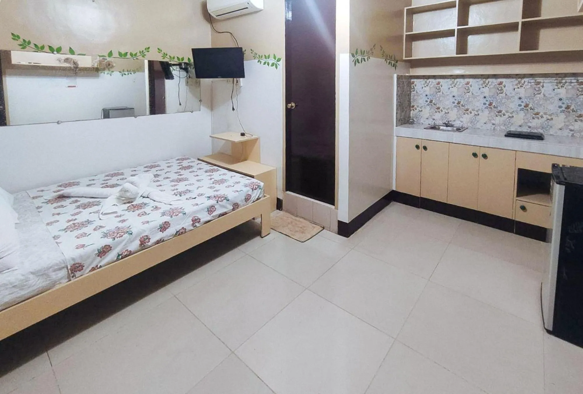 Bed in RedDoorz @ Isabelle Tourist Hotel Hinatuan