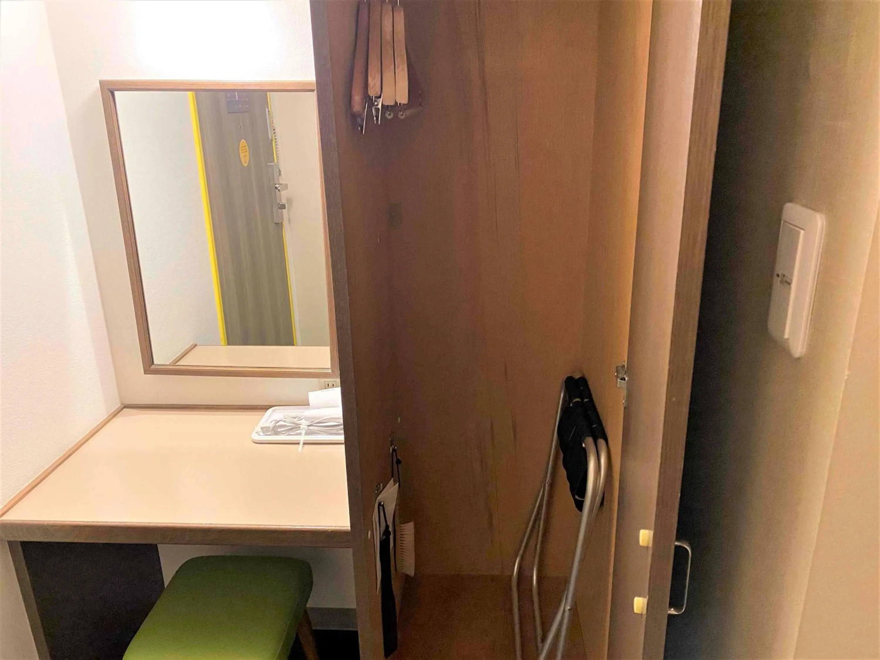 wardrobe in Smile Hotel Nagano