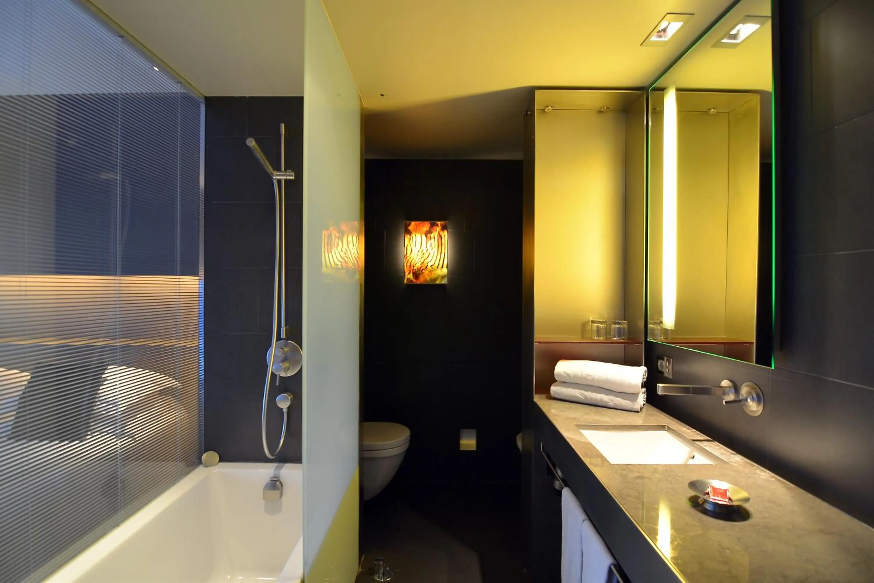 Bathroom, Bed in Hotel Soho