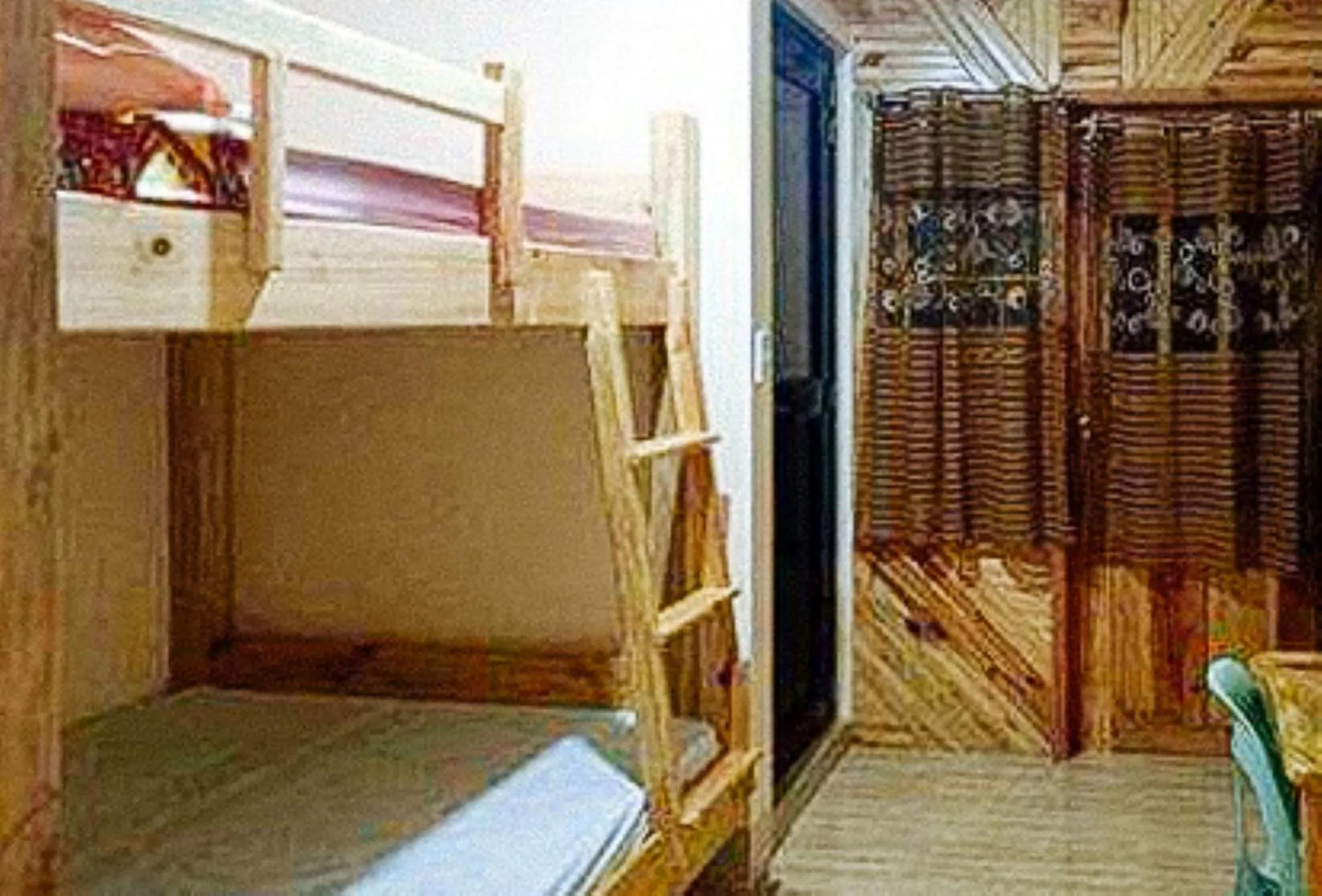 Photo of the whole room, Bed in Sagada Younganaut Lodge