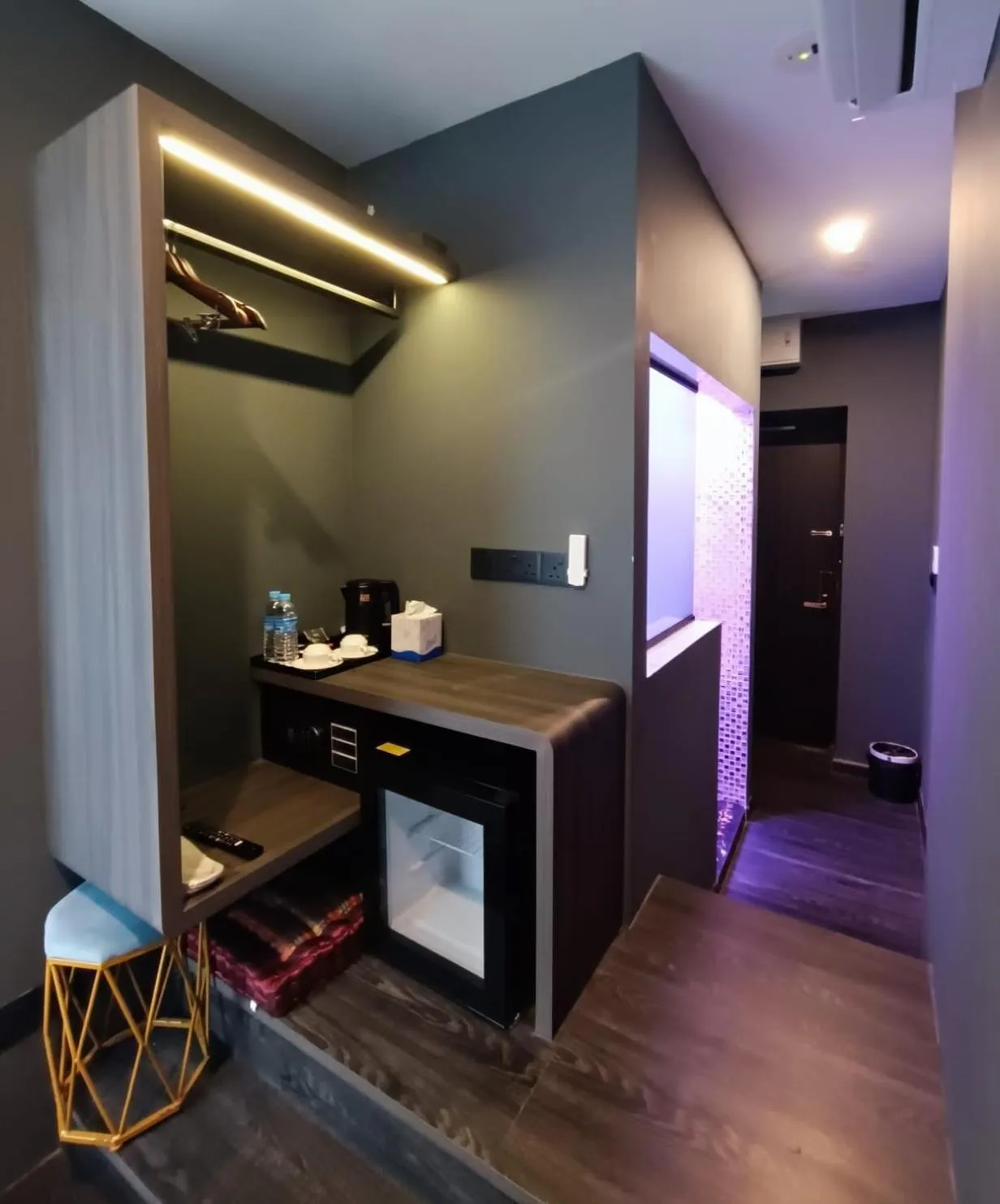 HOTEL JJH - newly opened near BUGIS