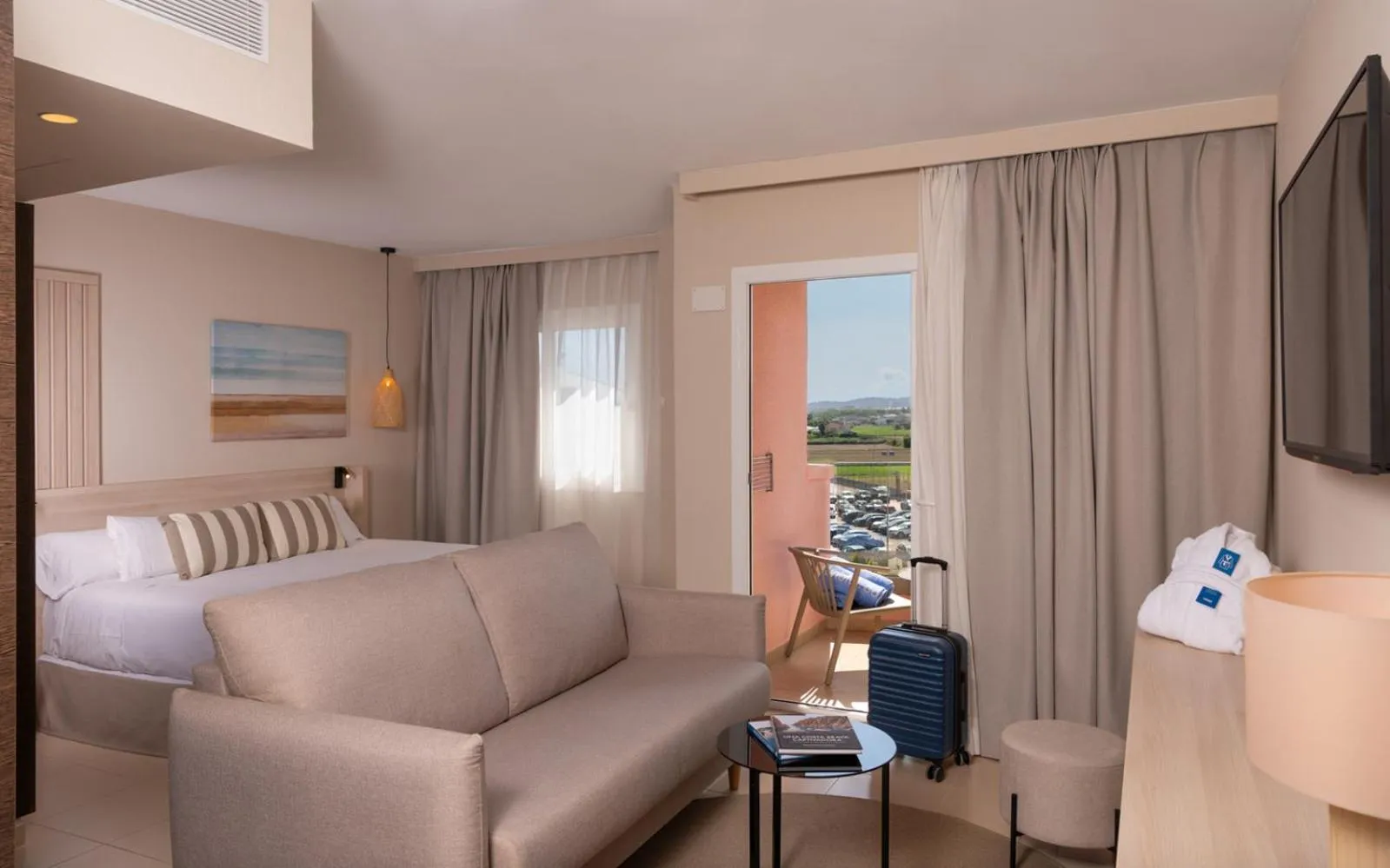 Bed in AQUA Hotel The Breeze & Spa - All Inclusive - Adults Only - 4Sup