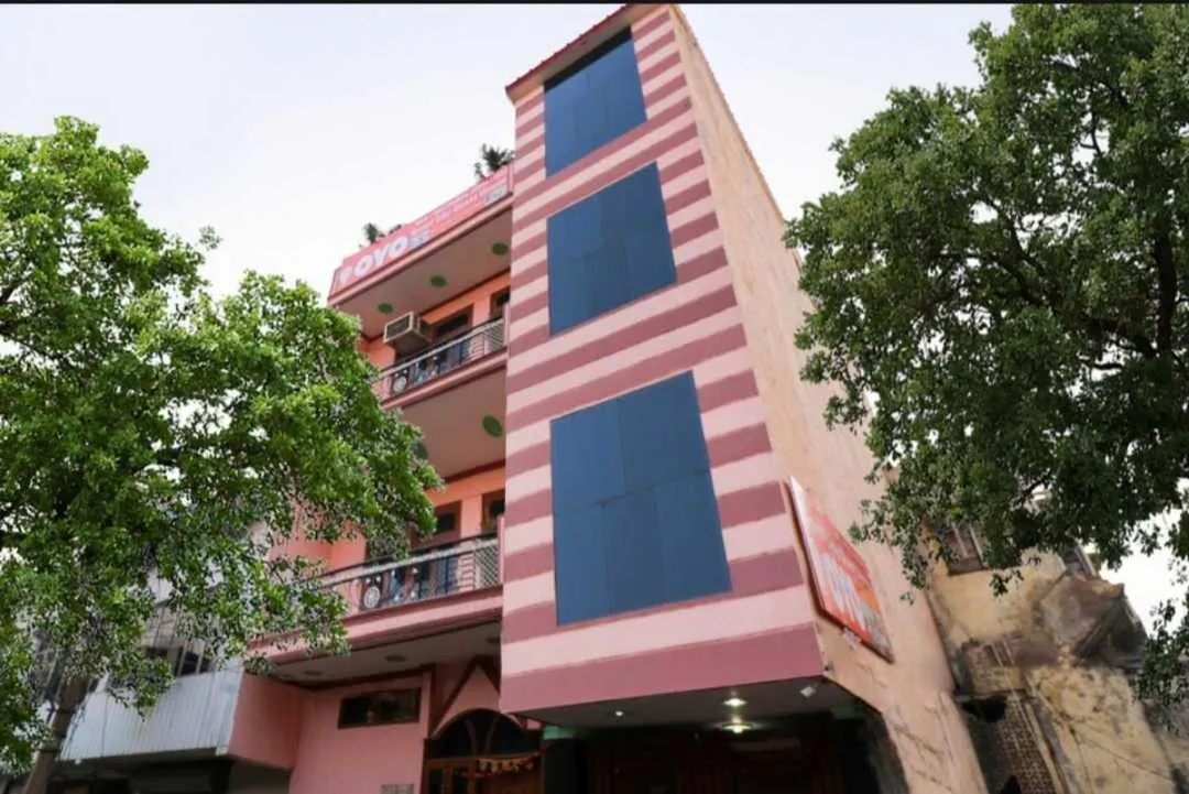 Facade/entrance in Hotel O by OYO Smart City Guest House