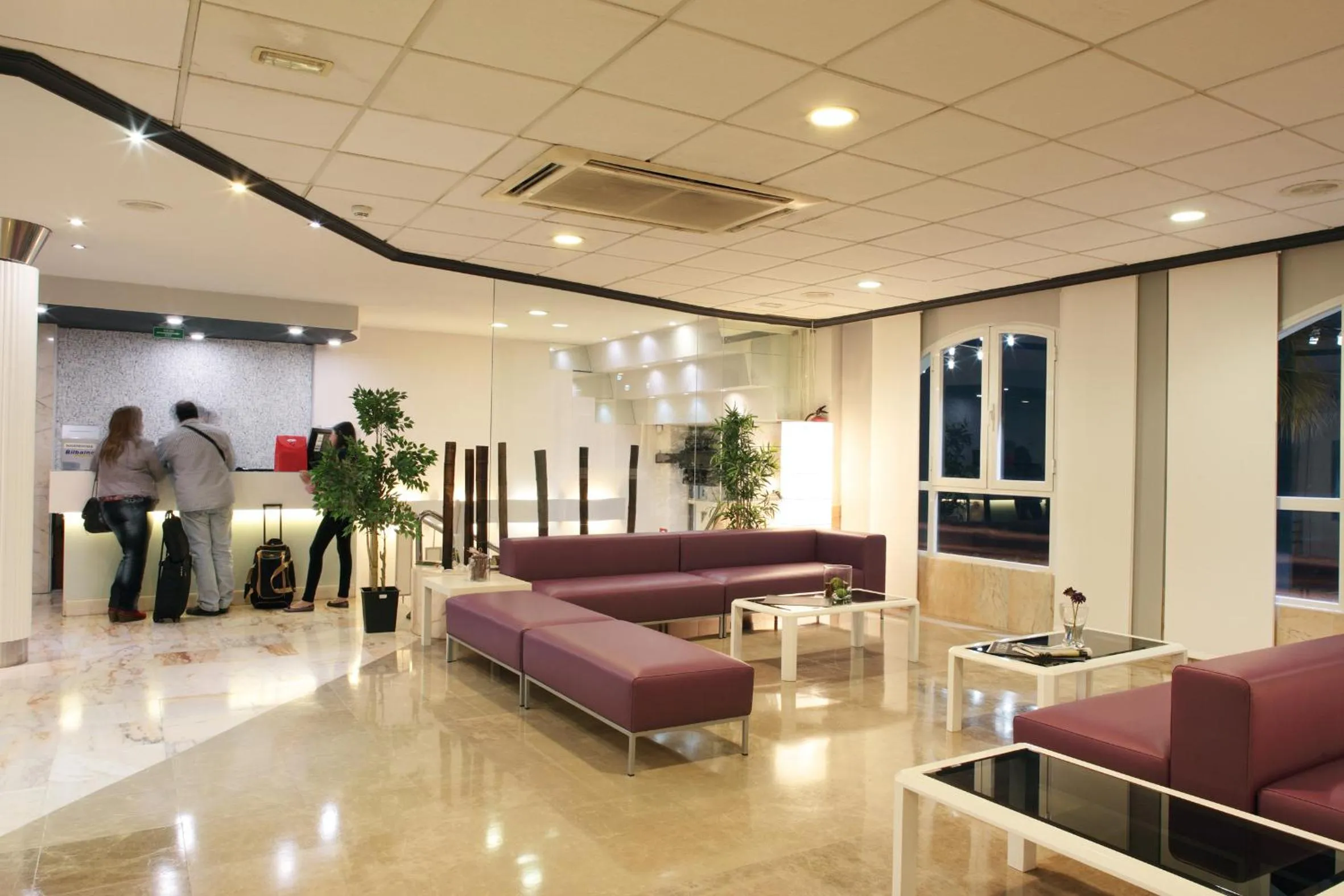 Communal lounge/ TV room in Hotel Bilbaino