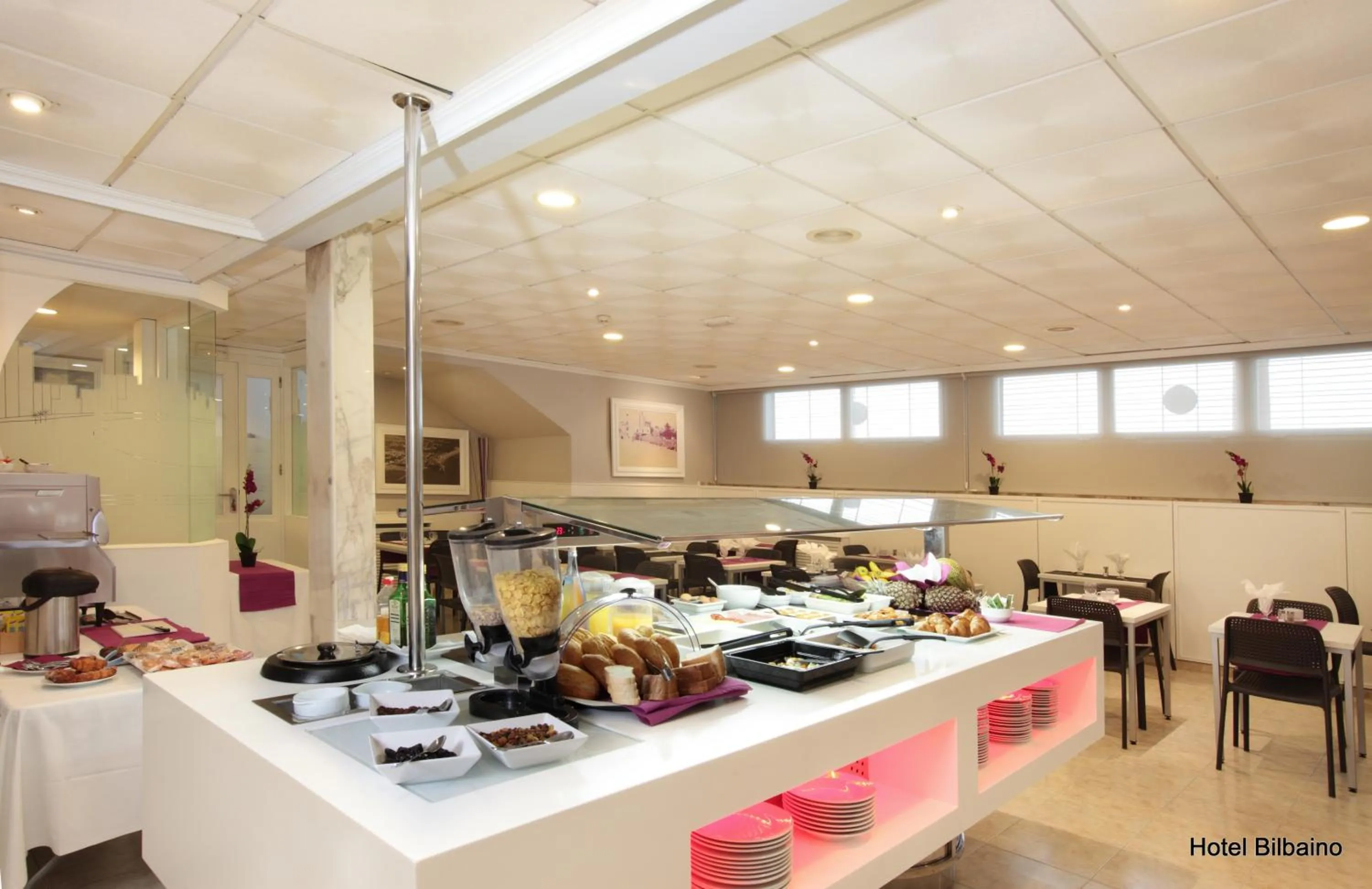 Restaurant/places to eat in Hotel Bilbaino