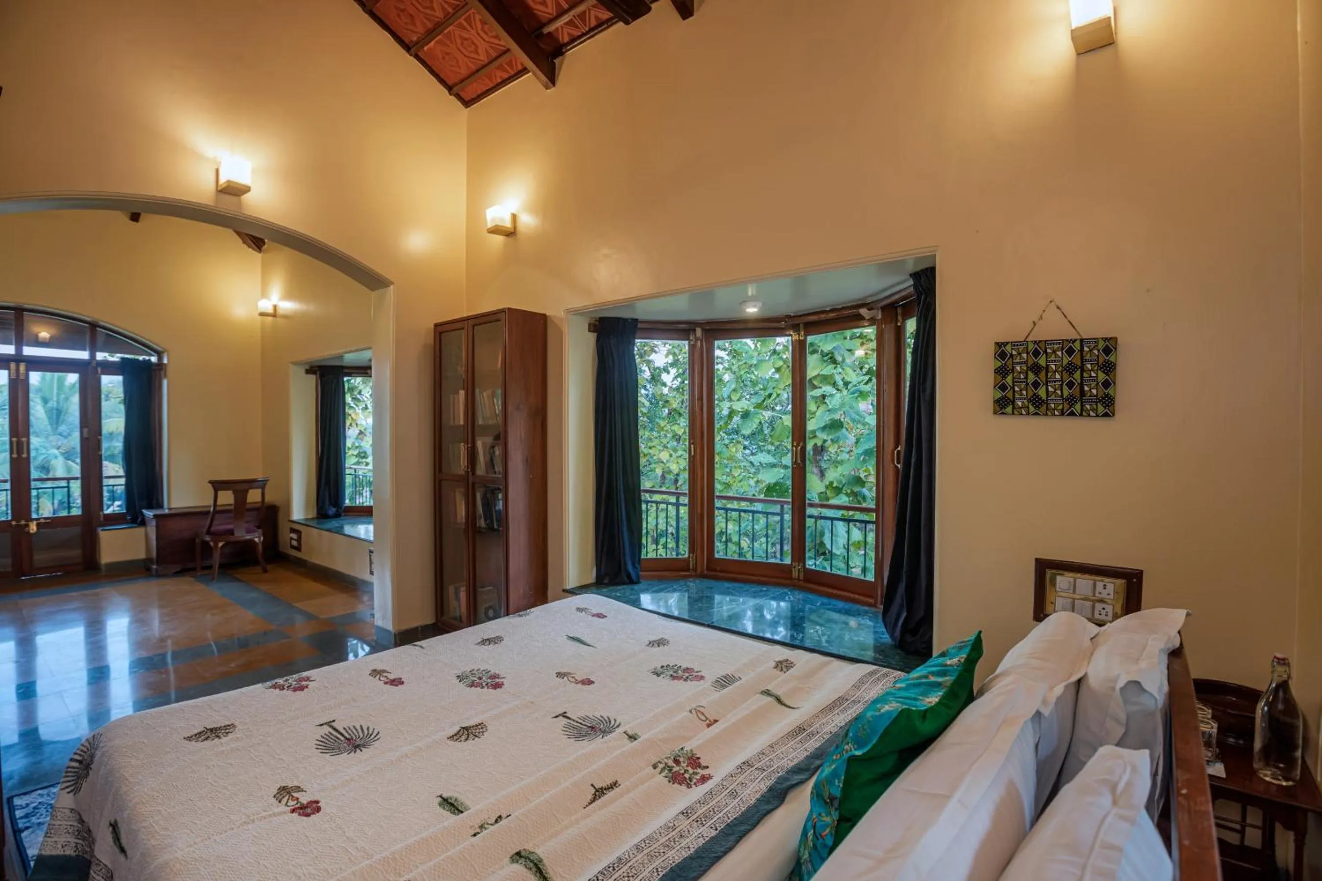 Saffronstays Alma Grove 3 BR Pet friendly with Pool & Nature View