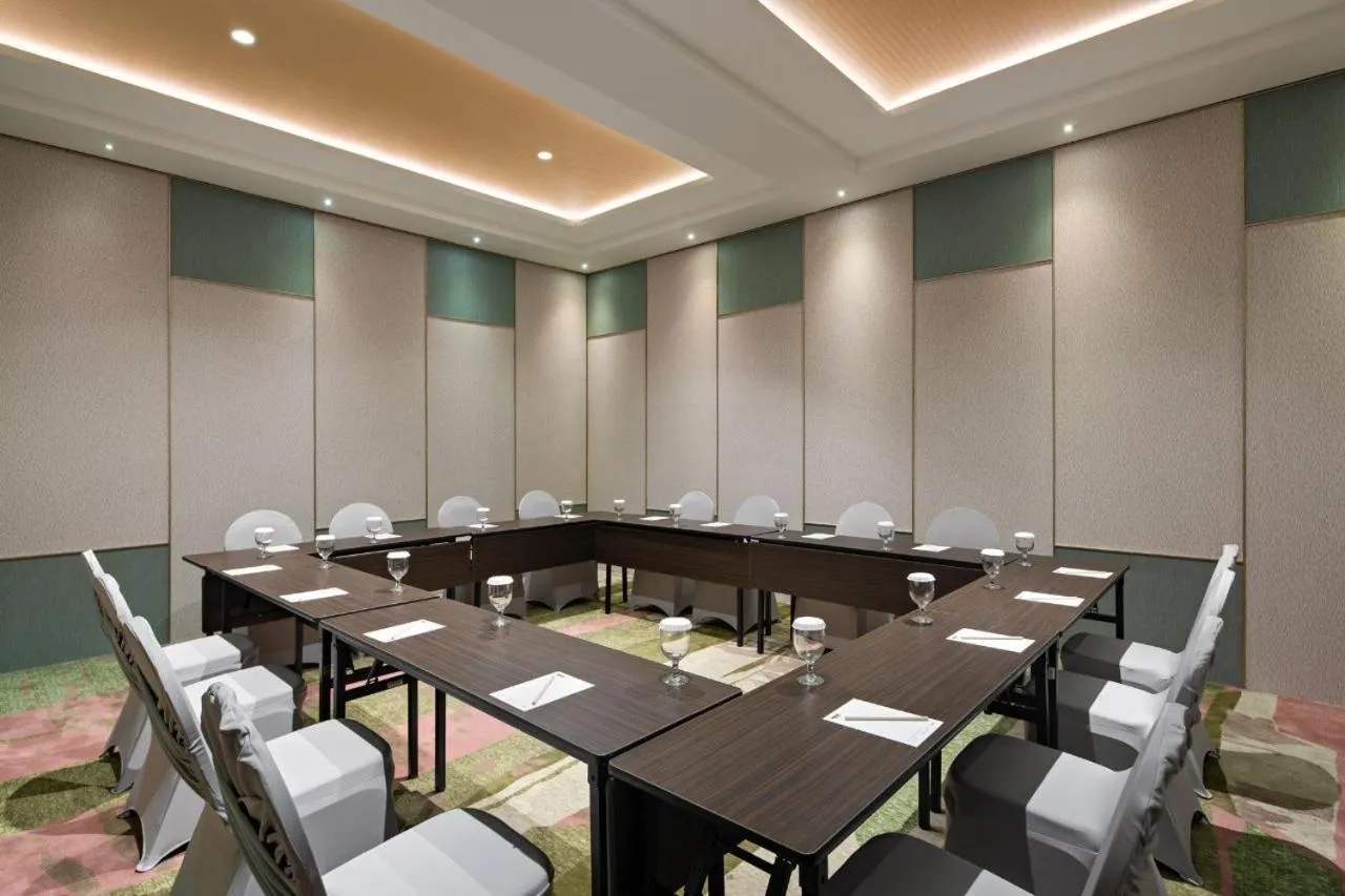 MaxOneHotels at Kota Harapan Indah-Bekasi