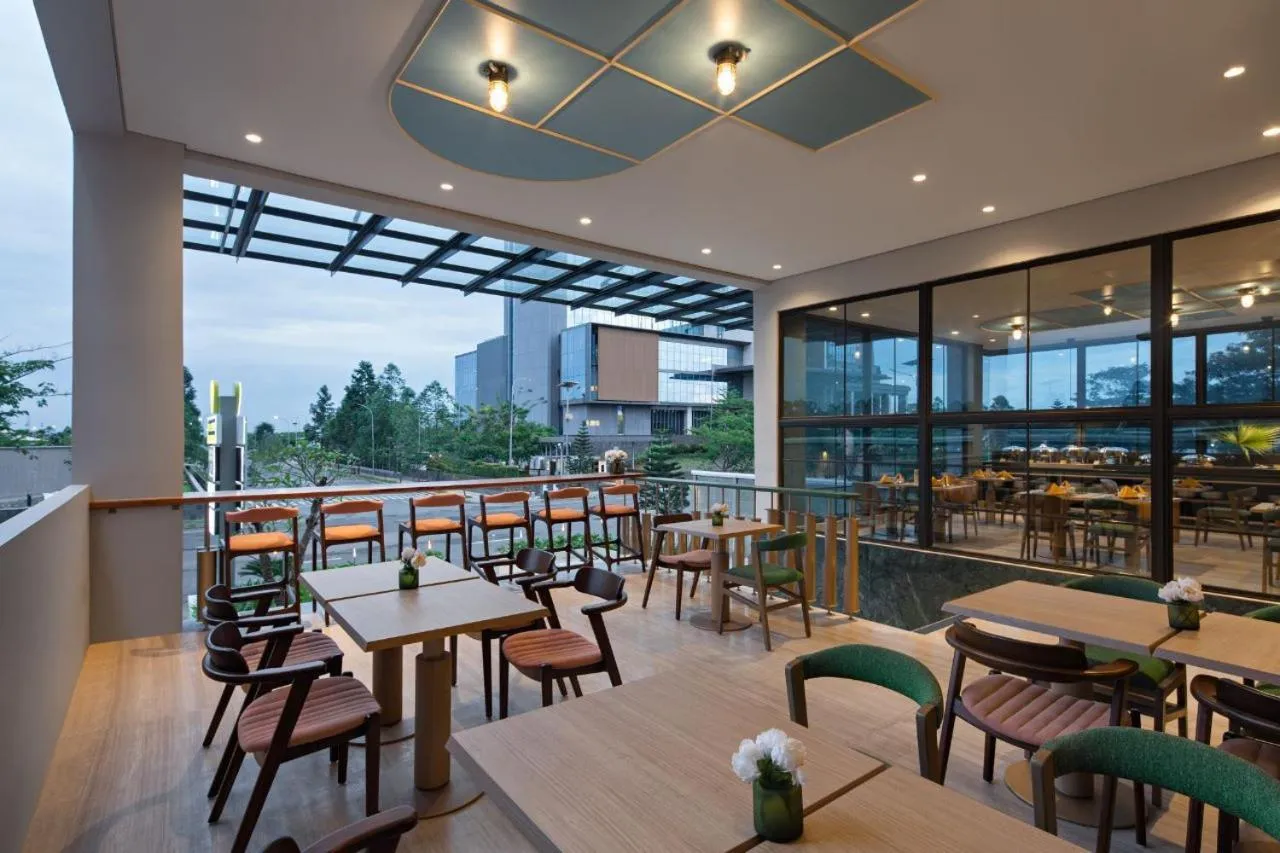 Restaurant/places to eat in MaxOneHotels at Kota Harapan Indah-Bekasi