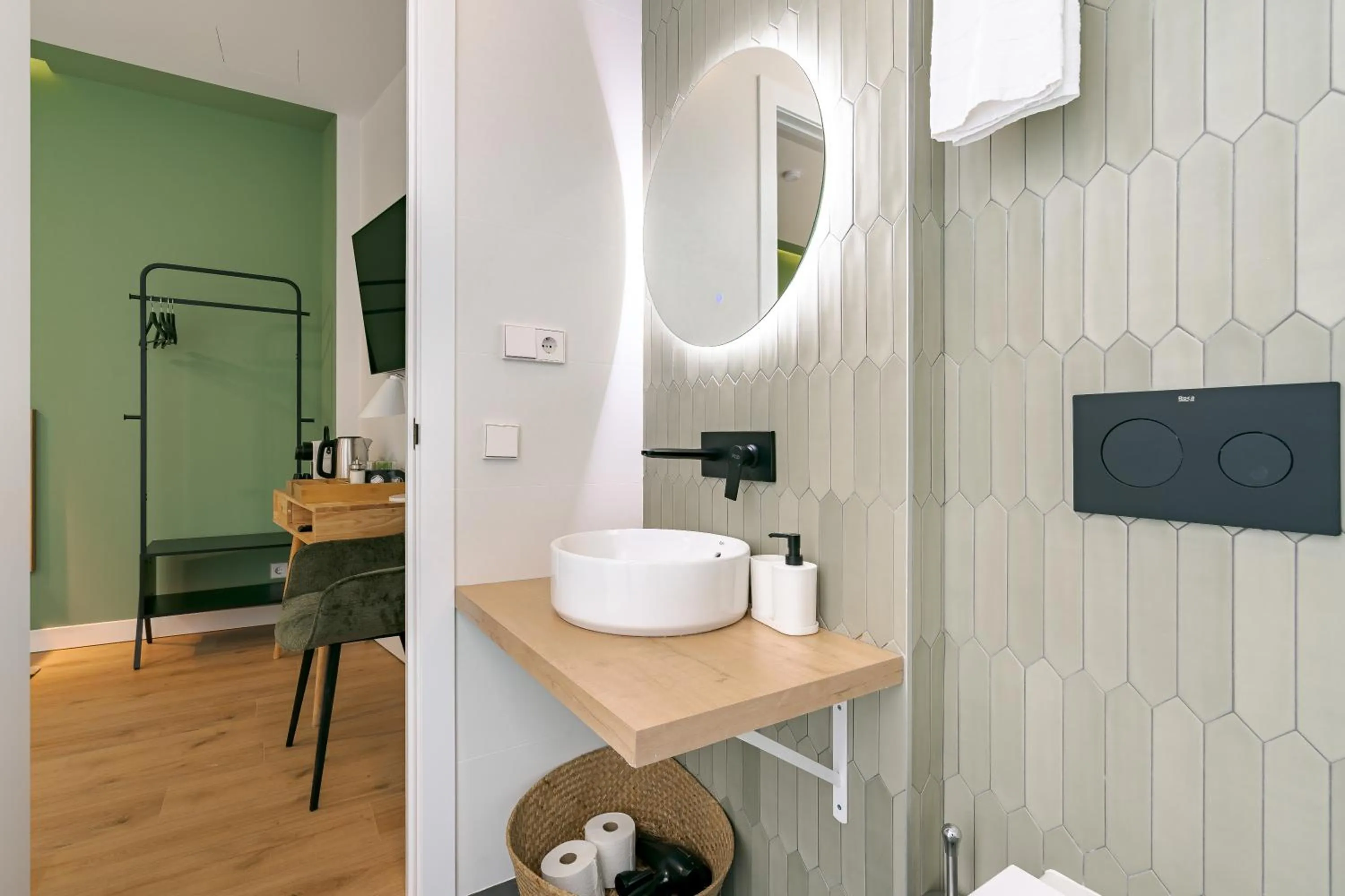 Bathroom in Vallecas Suites by Olala Homes