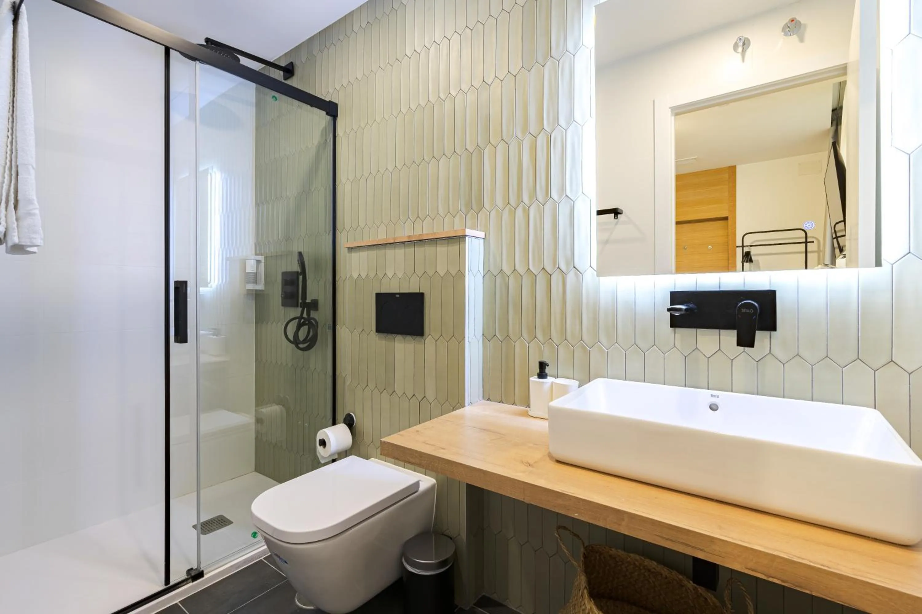 Shower in Vallecas Suites by Olala Homes