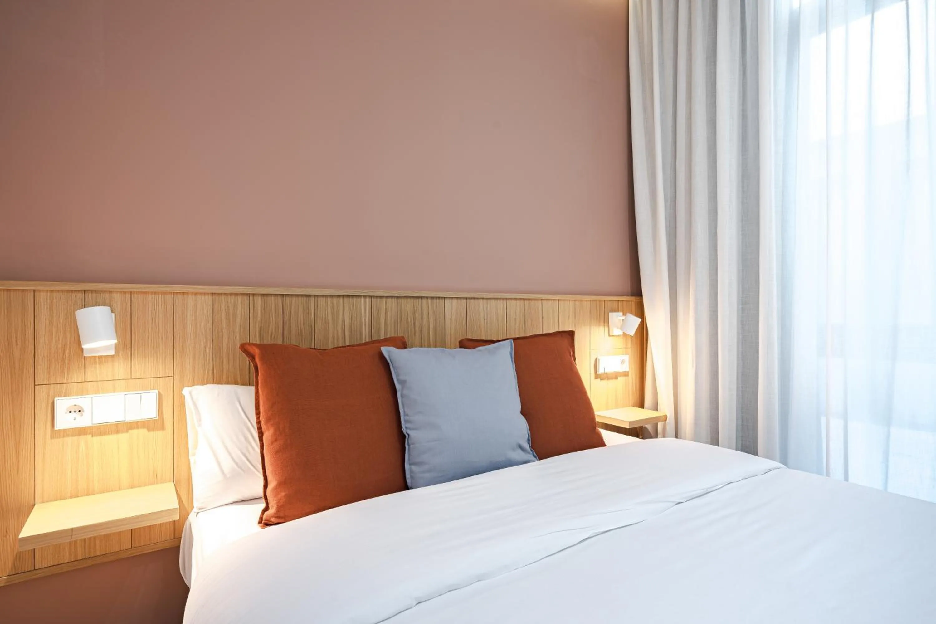 Photo of the whole room, Bed in Vallecas Suites by Olala Homes