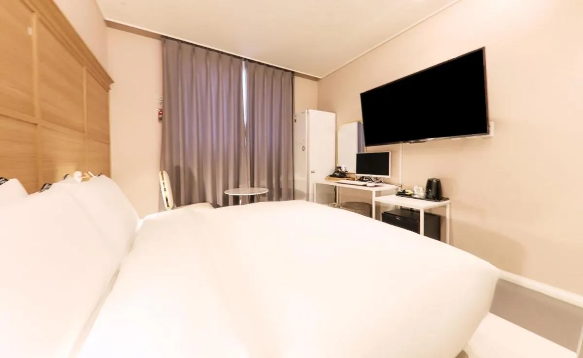 Bed in Brown Dot Hotel Yangsan Seochang