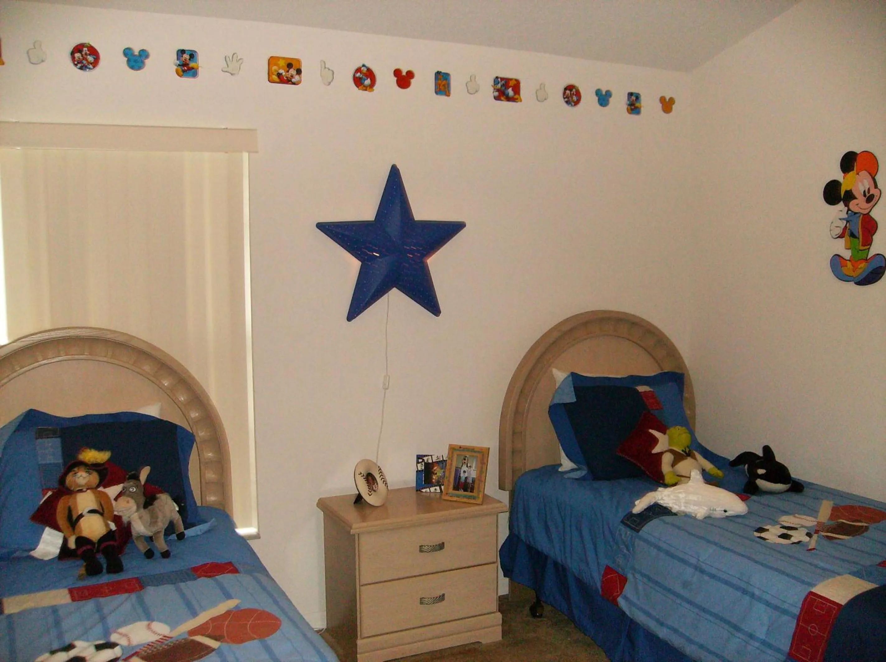 Bed in 4 Bedroom Value Plus Home with Private Pool