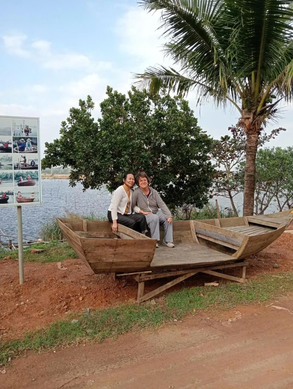 People in Canh Tien Homestay Tam Thanh Beach