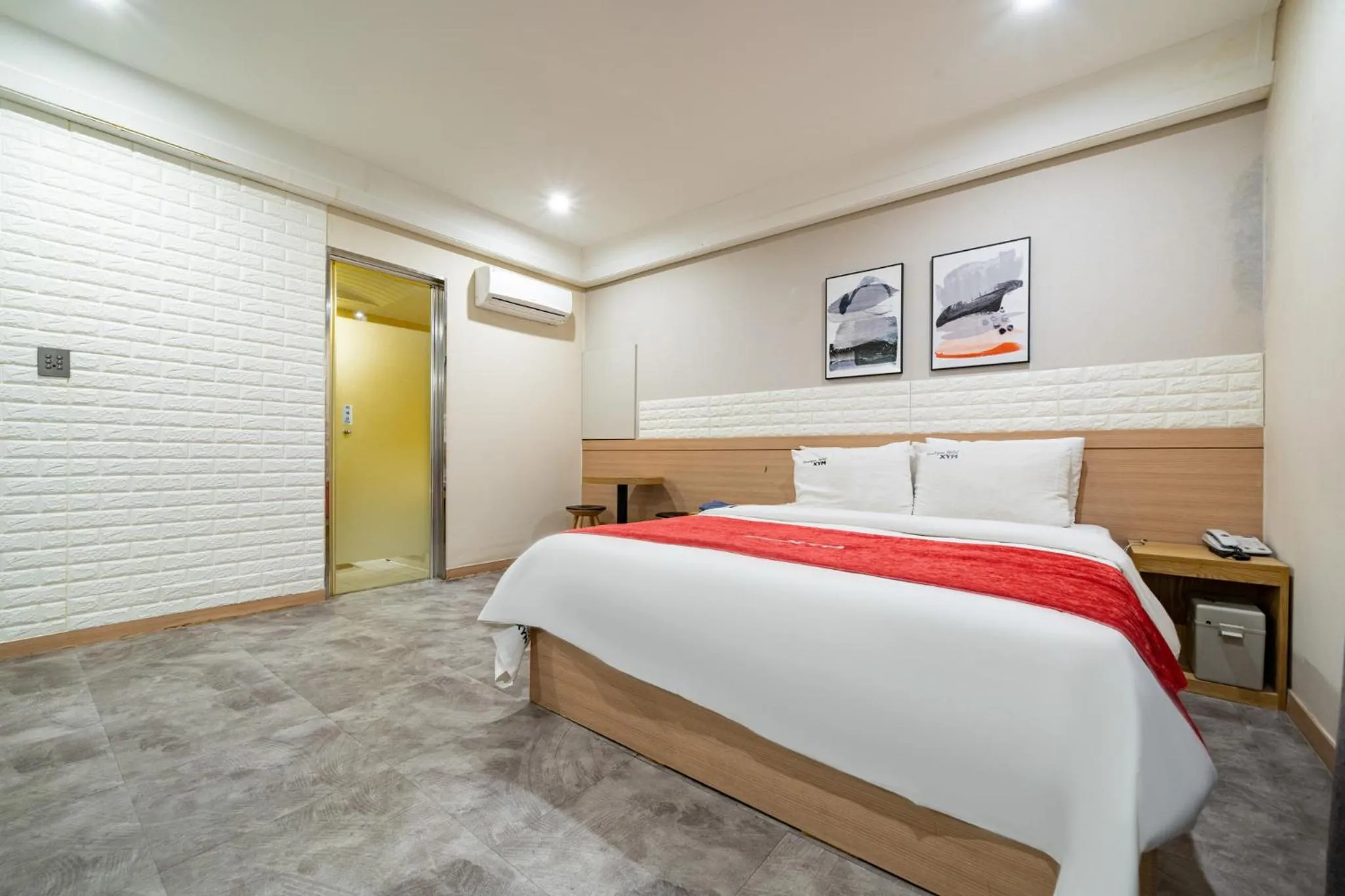 Bed in Boutique Hotel XYM