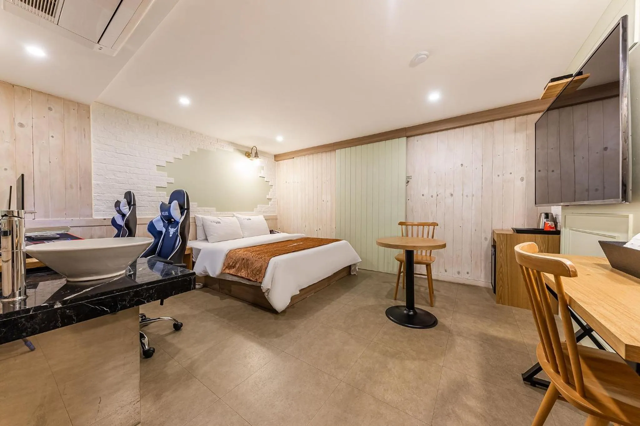 Bed in Boutique Hotel XYM