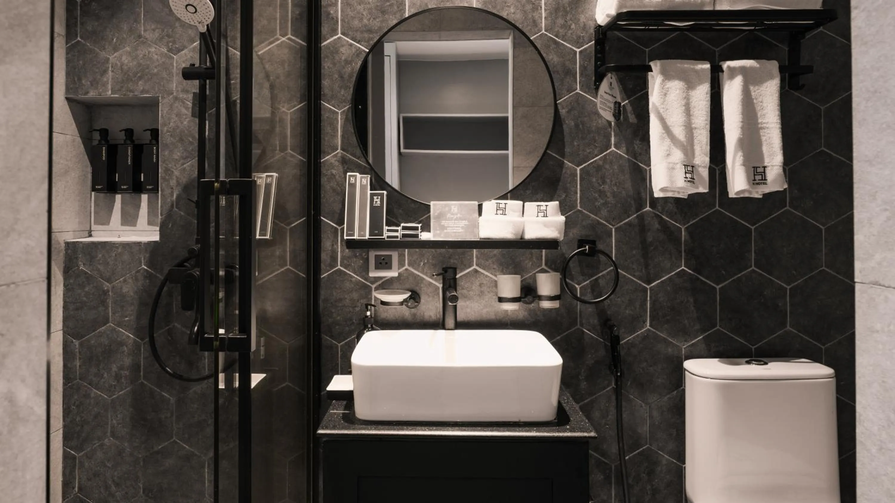 Shower in H Hotel El Nido - Vegan Friendly Hotel Managed by H Hospitality Group