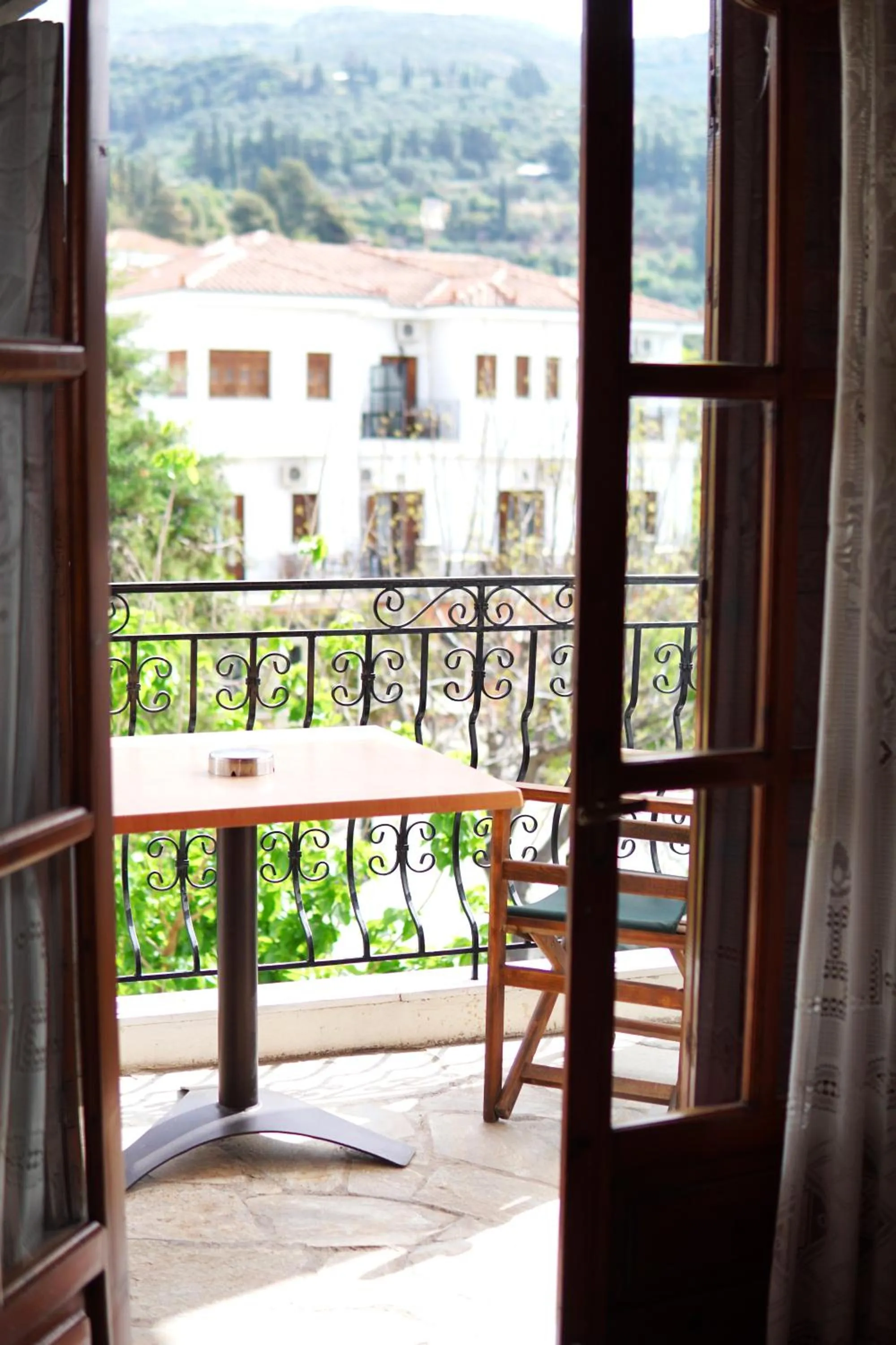 Day in Hotel Defkalion