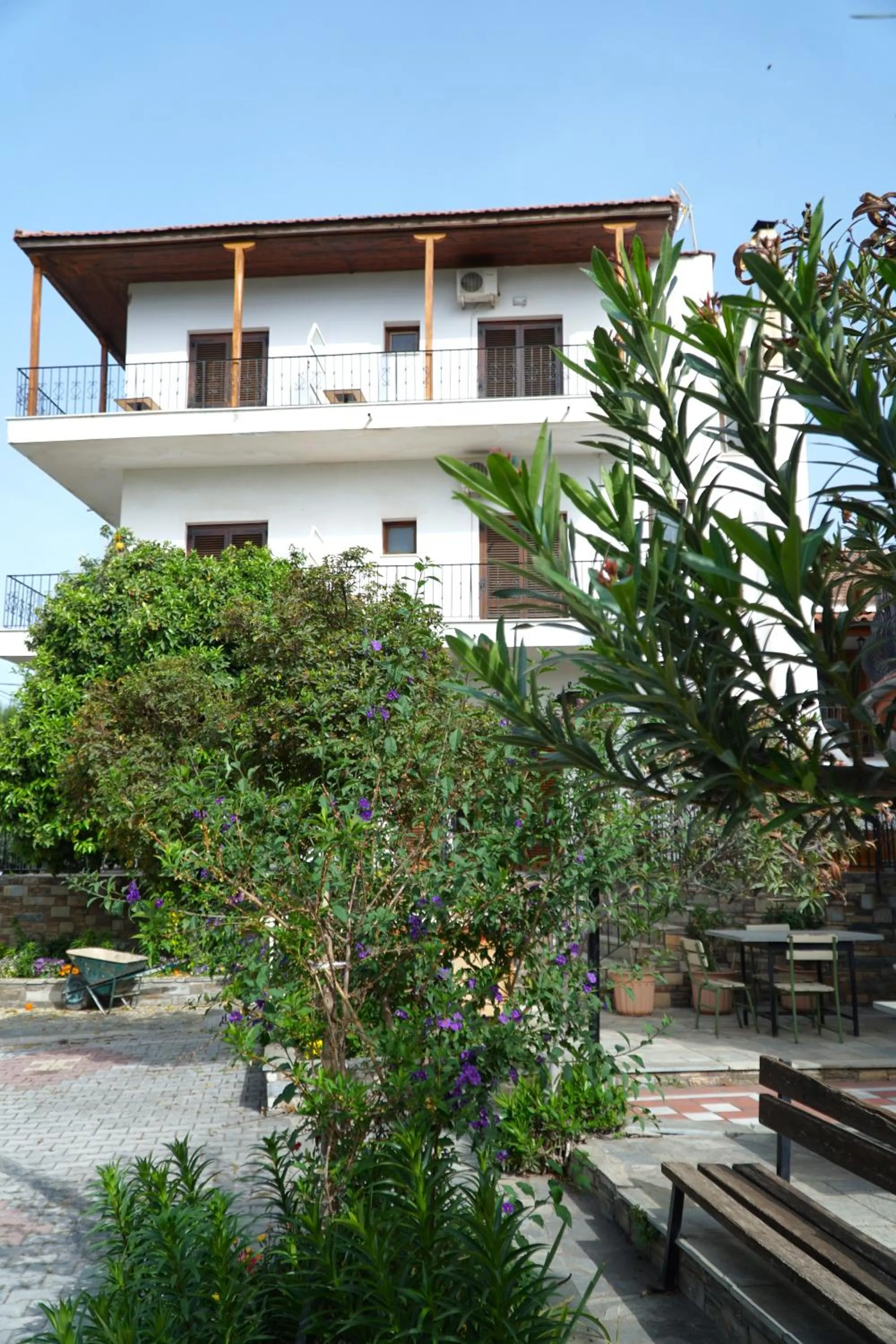 Property building in Hotel Defkalion