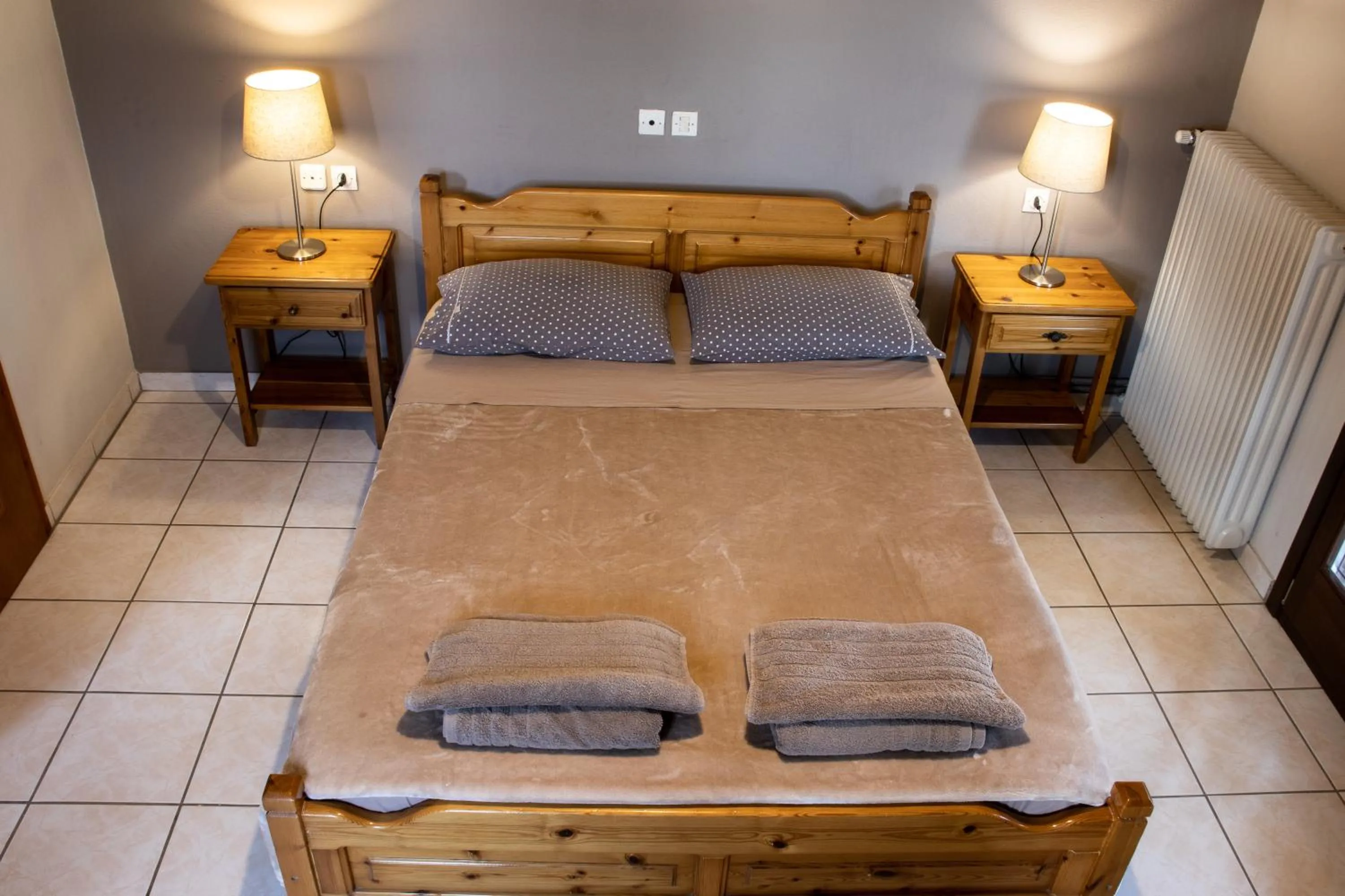 Mountain view, Bed in Hotel Defkalion