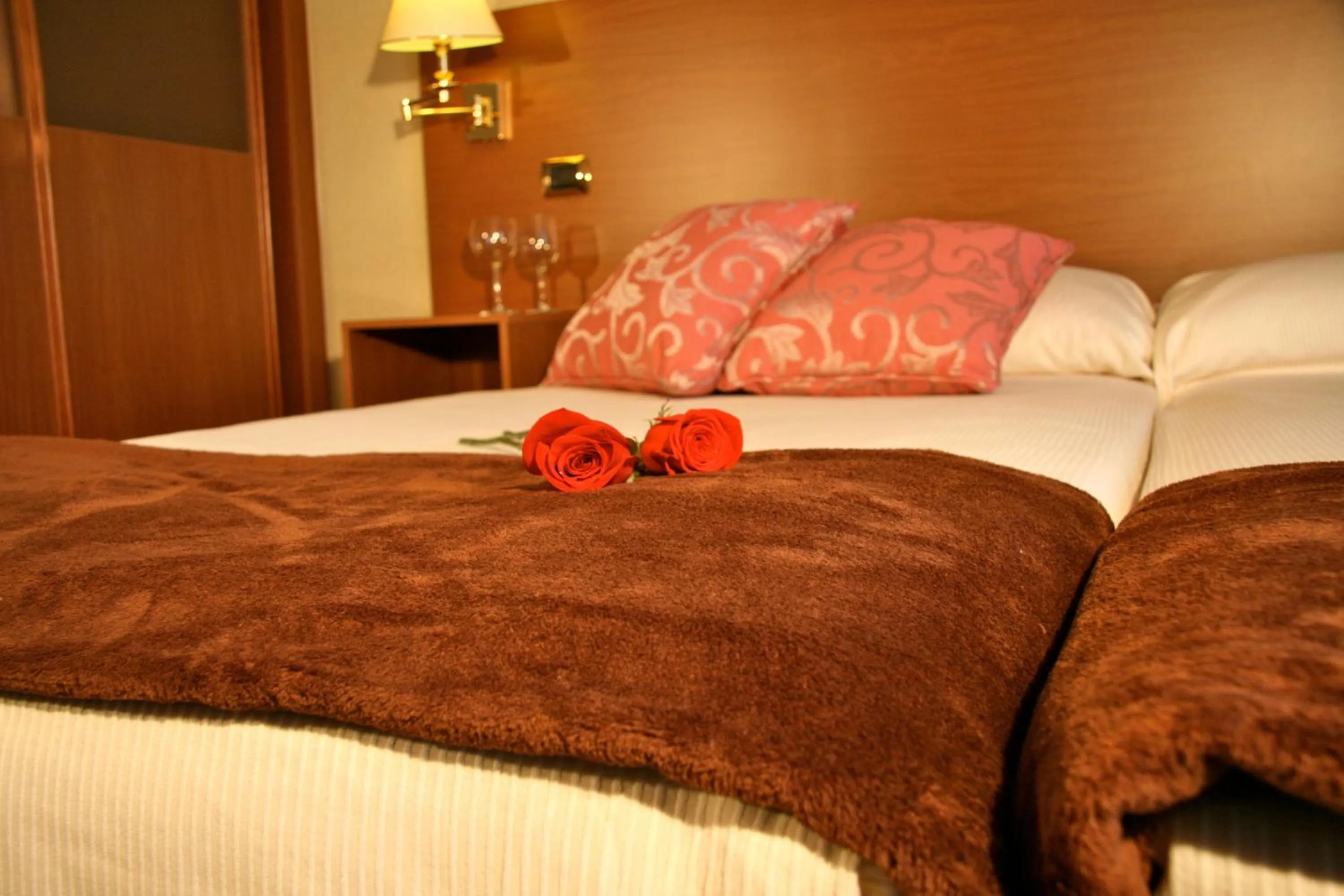 Photo of the whole room, Bed in Oca Ipanema Hotel