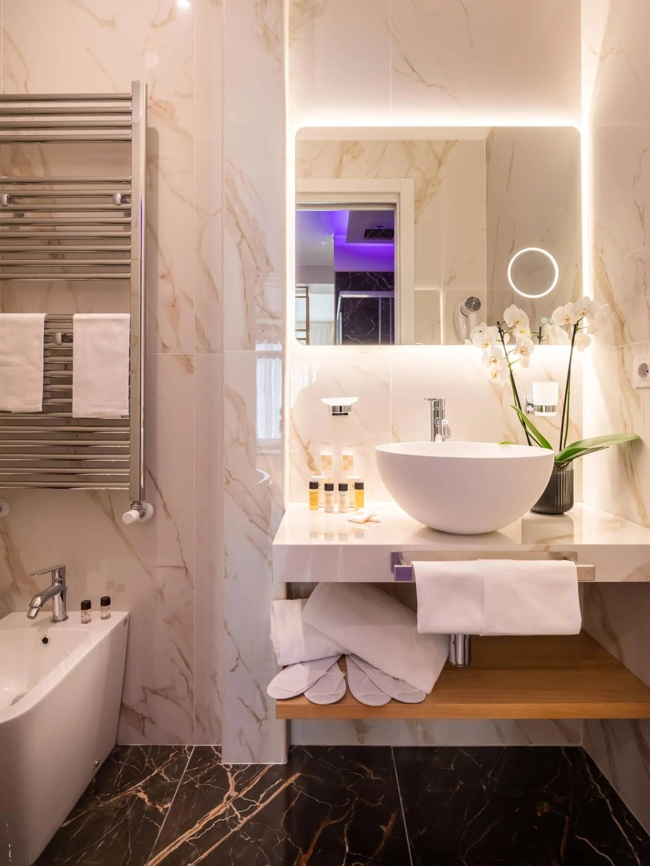 Bathroom in AlbaDea Suites&Jacuzzi