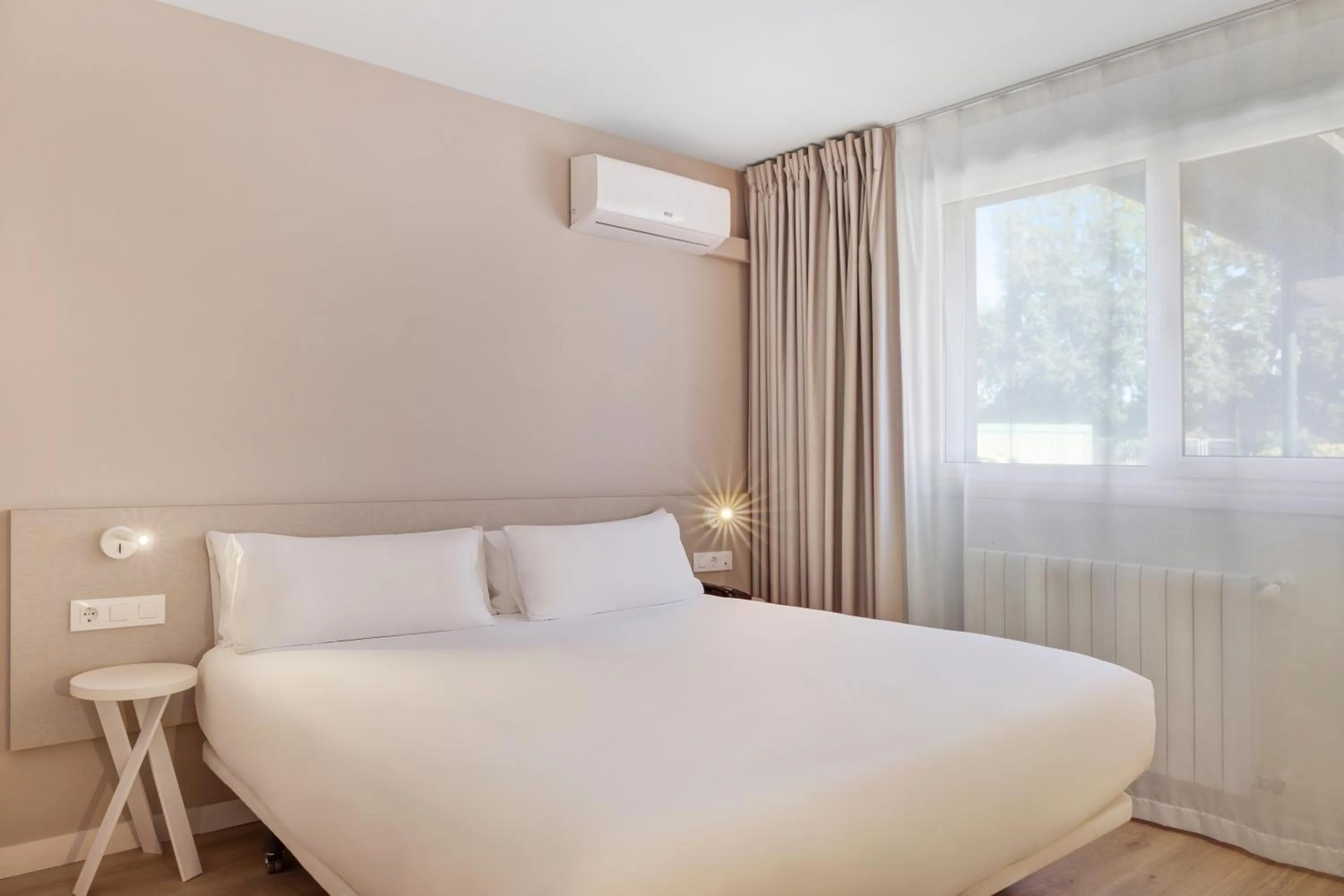 Bed in B&B HOTEL Oviedo