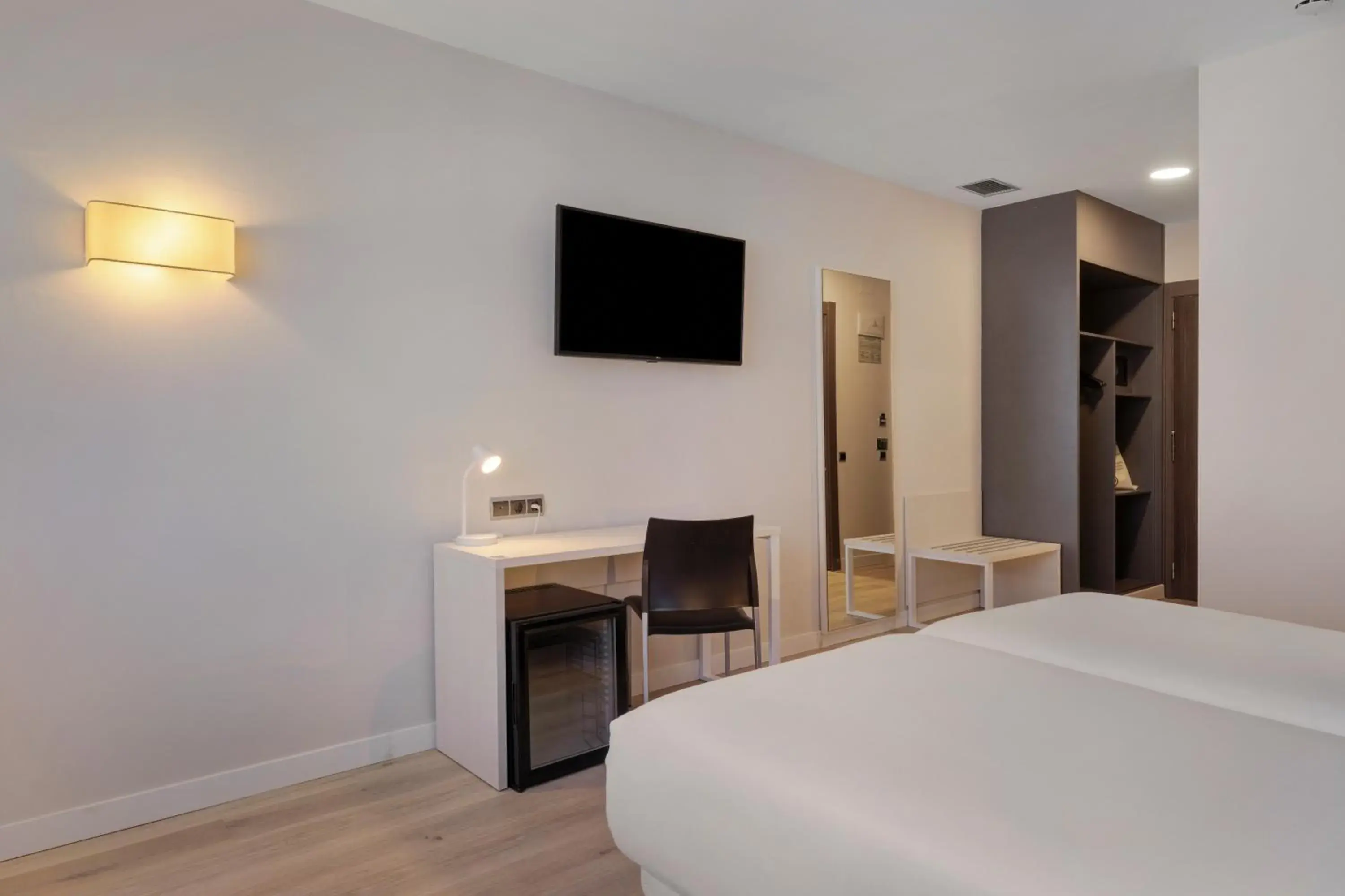 Superior Twin Room in B&B HOTEL Oviedo Superior Twin Room in B&B HOTEL Oviedo