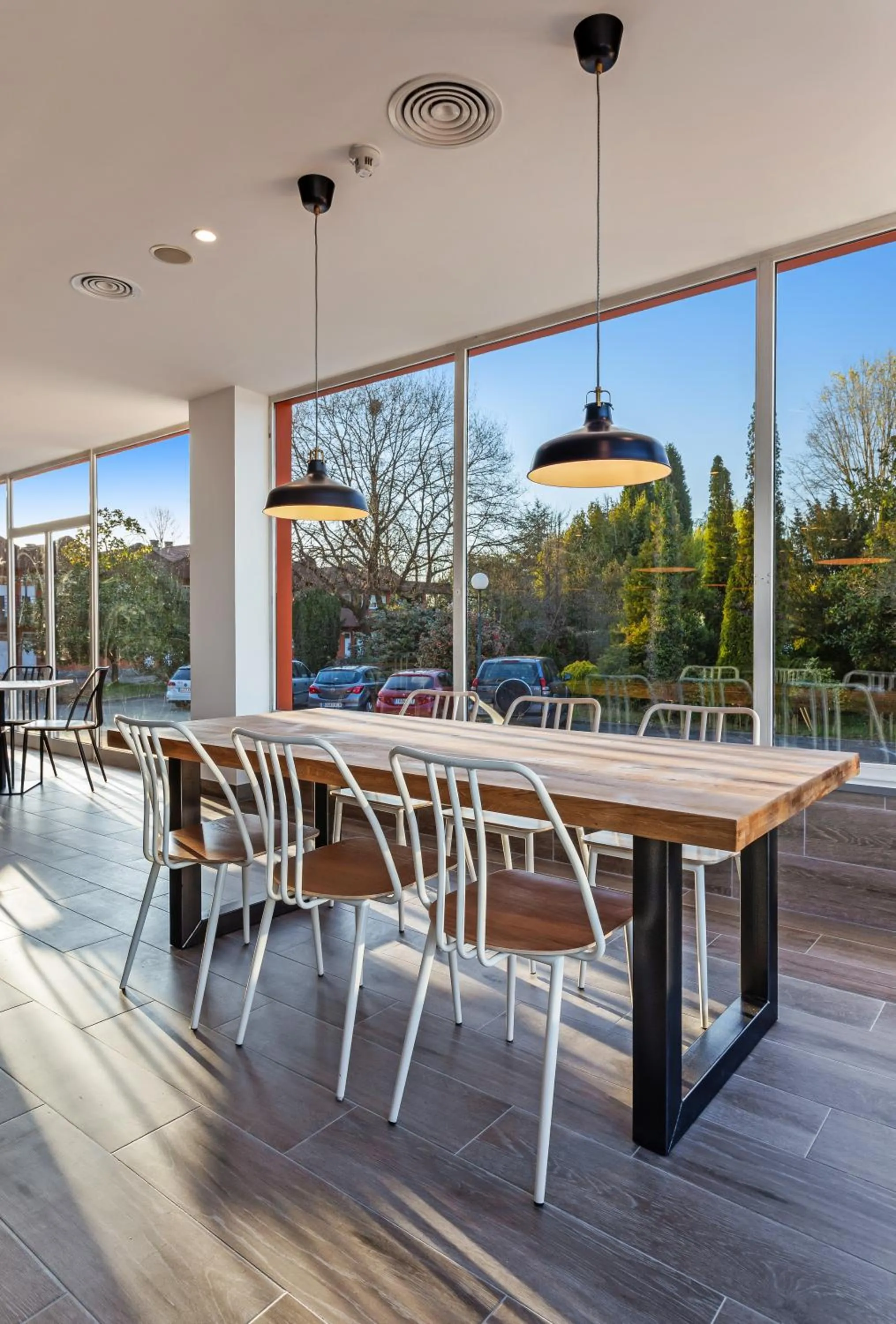 Lounge or bar in B&B HOTEL Oviedo