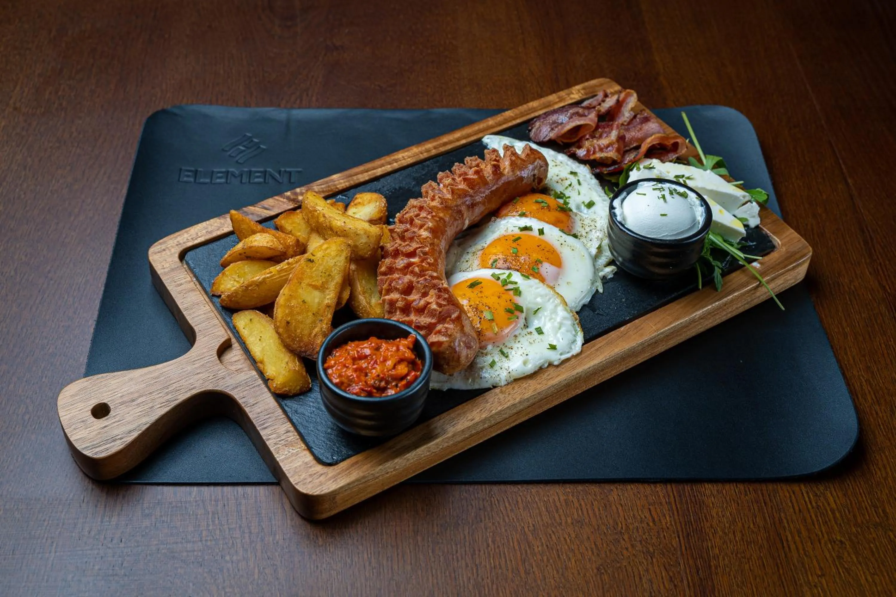 Restaurant/places to eat in Hotel Element