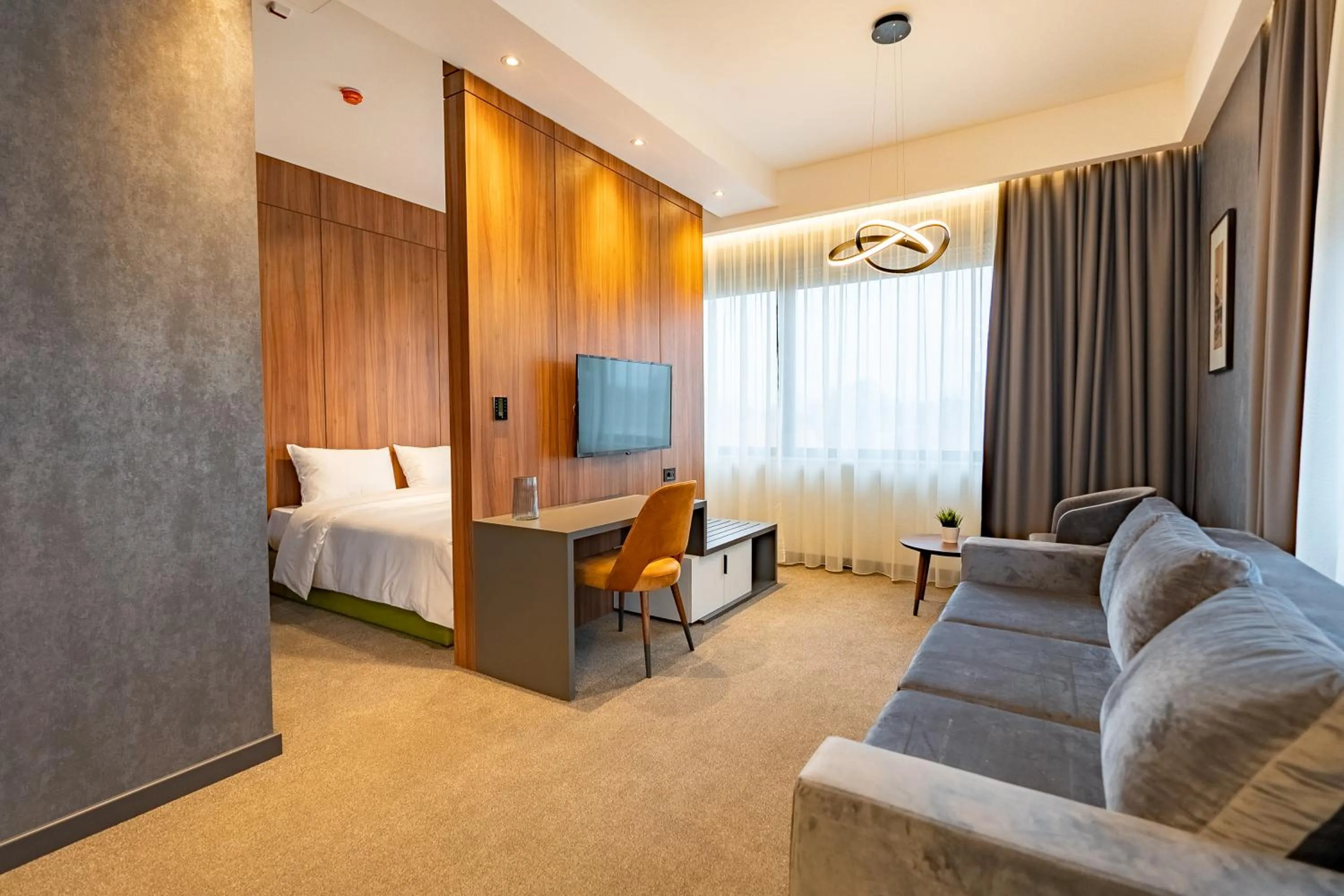 Photo of the whole room, Bed in Hotel Element