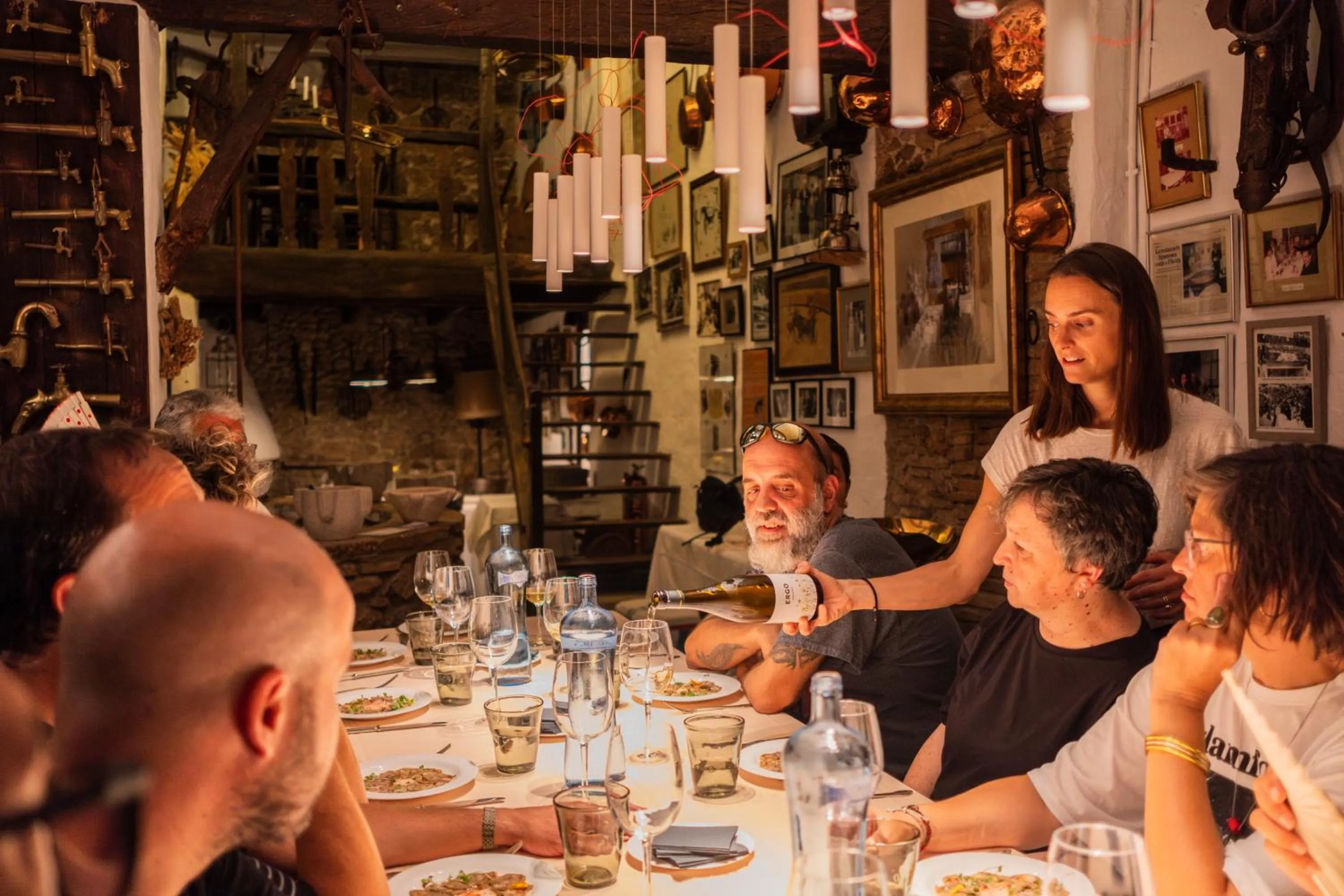 Restaurant/places to eat in Hotel Duran