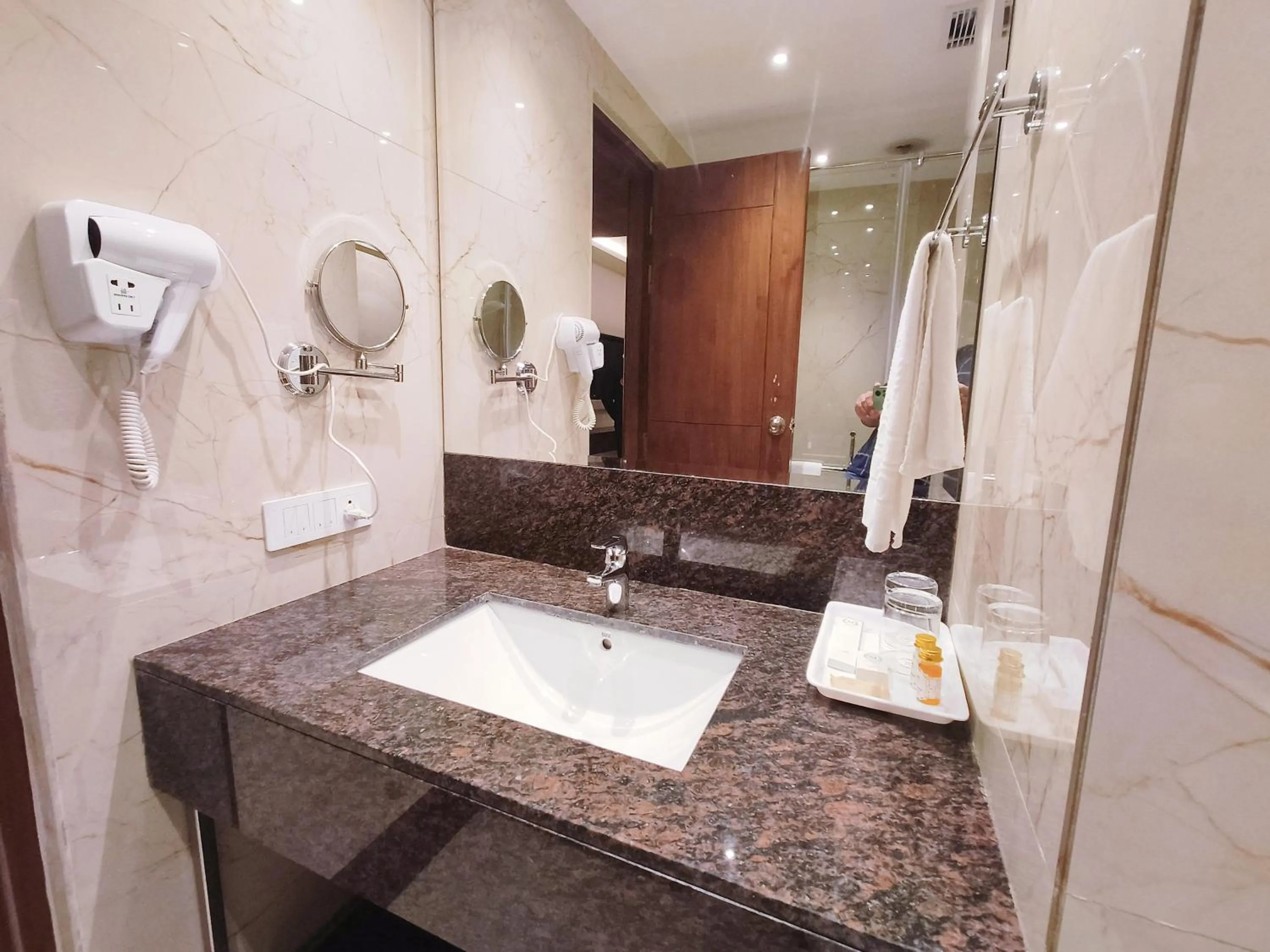 Bathroom in Mariton Hotel