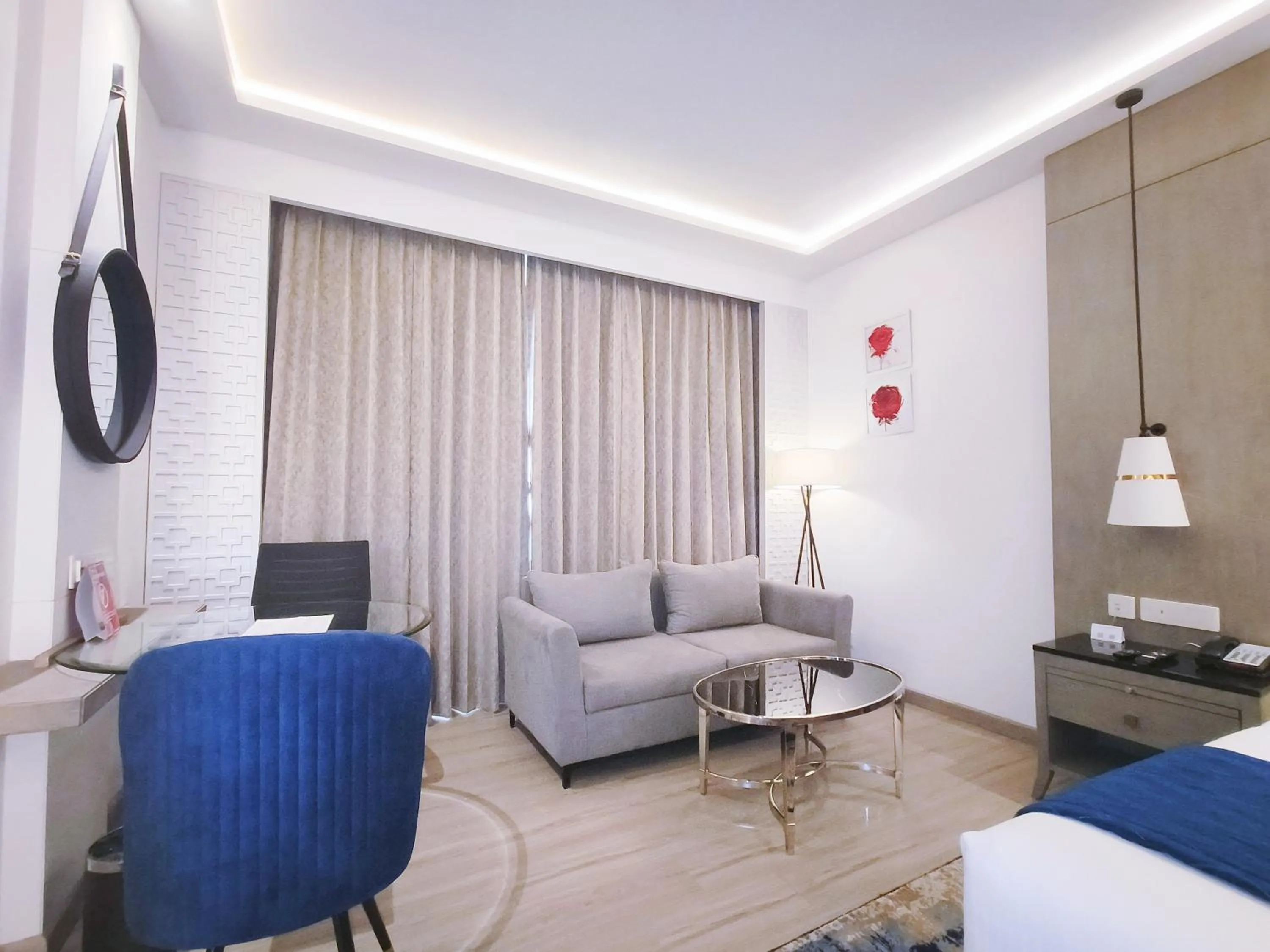 TV and multimedia, Bed in Mariton Hotel