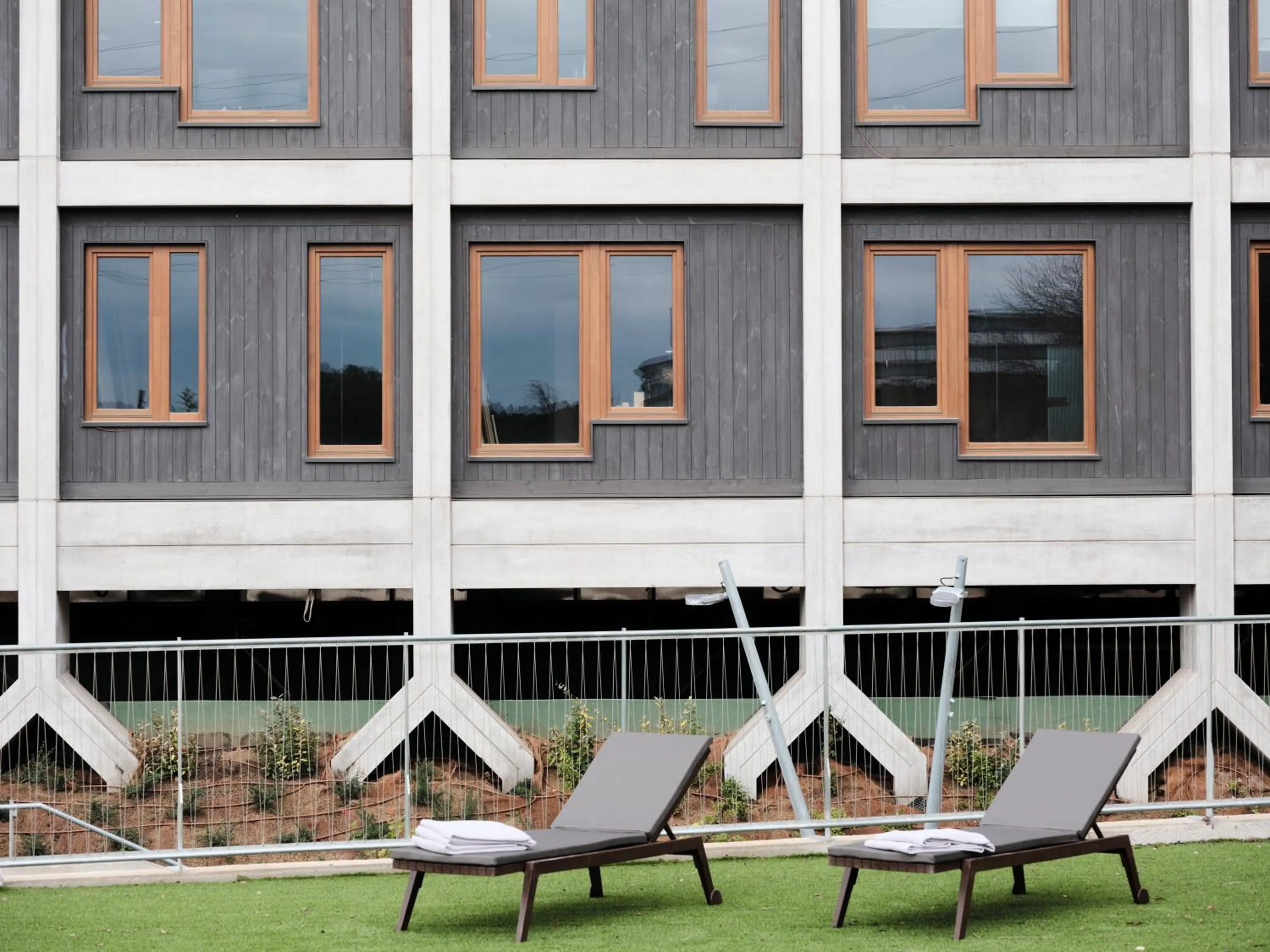 Swimming pool in Qgat Restaurant Events & Hotel