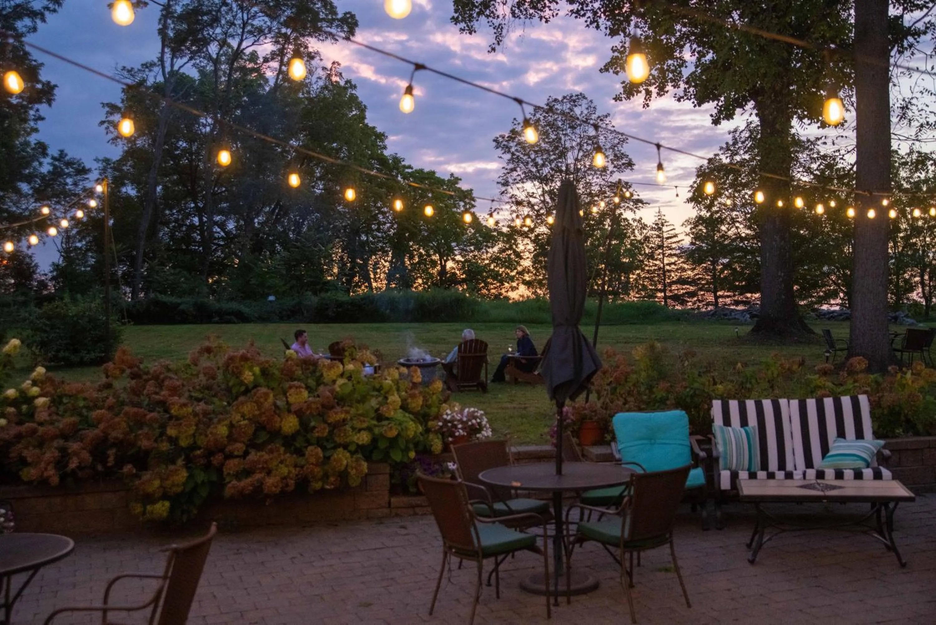 Patio in Cromwell Manor Inn