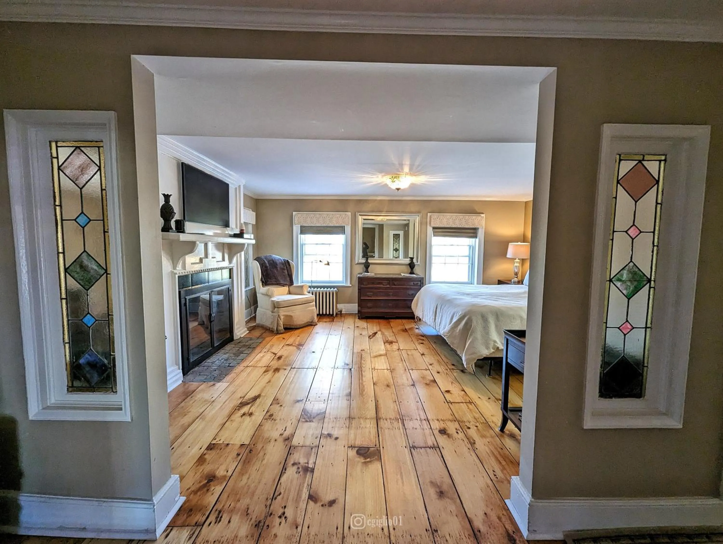 Photo of the whole room, Bed in Cromwell Manor Inn