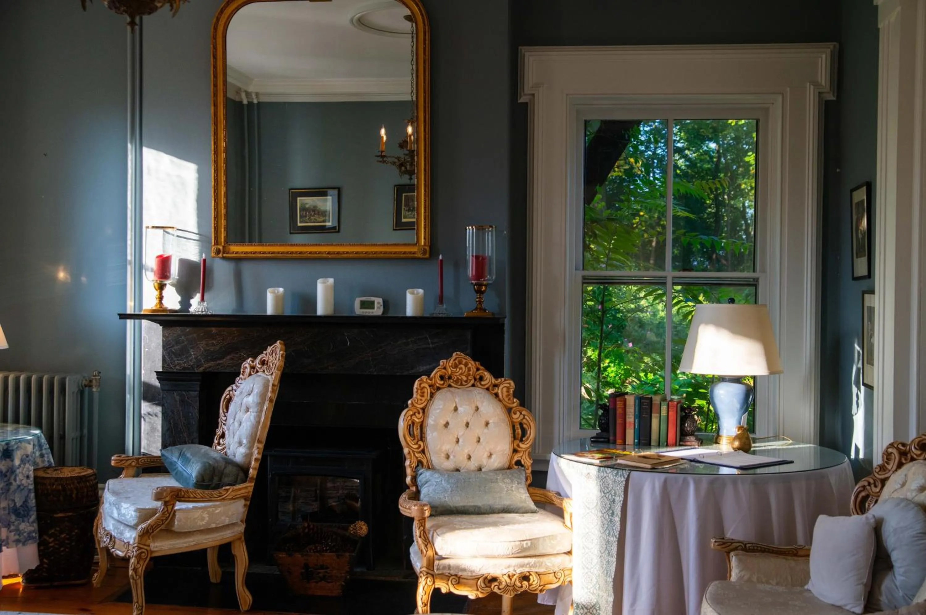 Lounge or bar in Cromwell Manor Inn