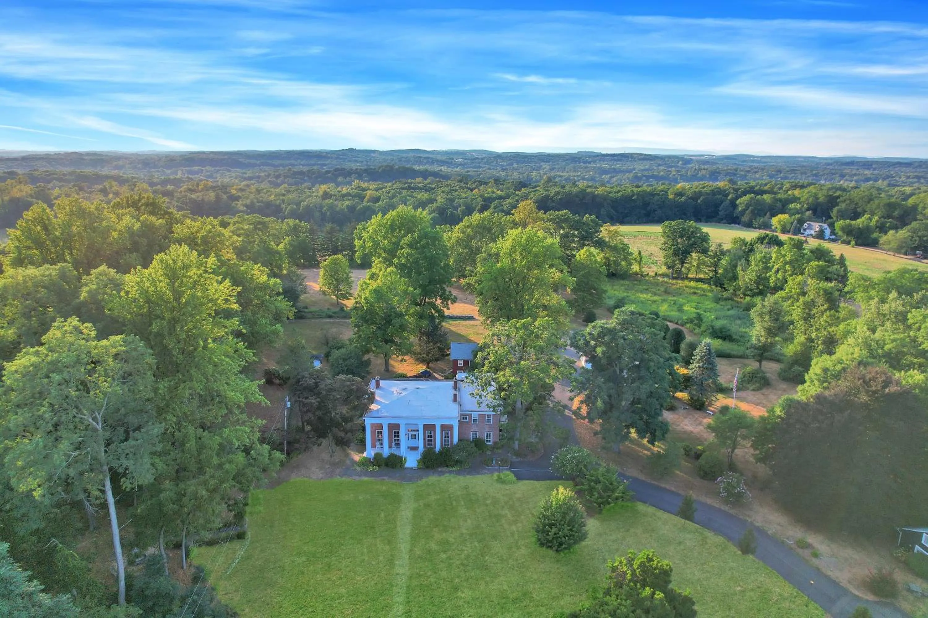 Natural landscape in Cromwell Manor Inn