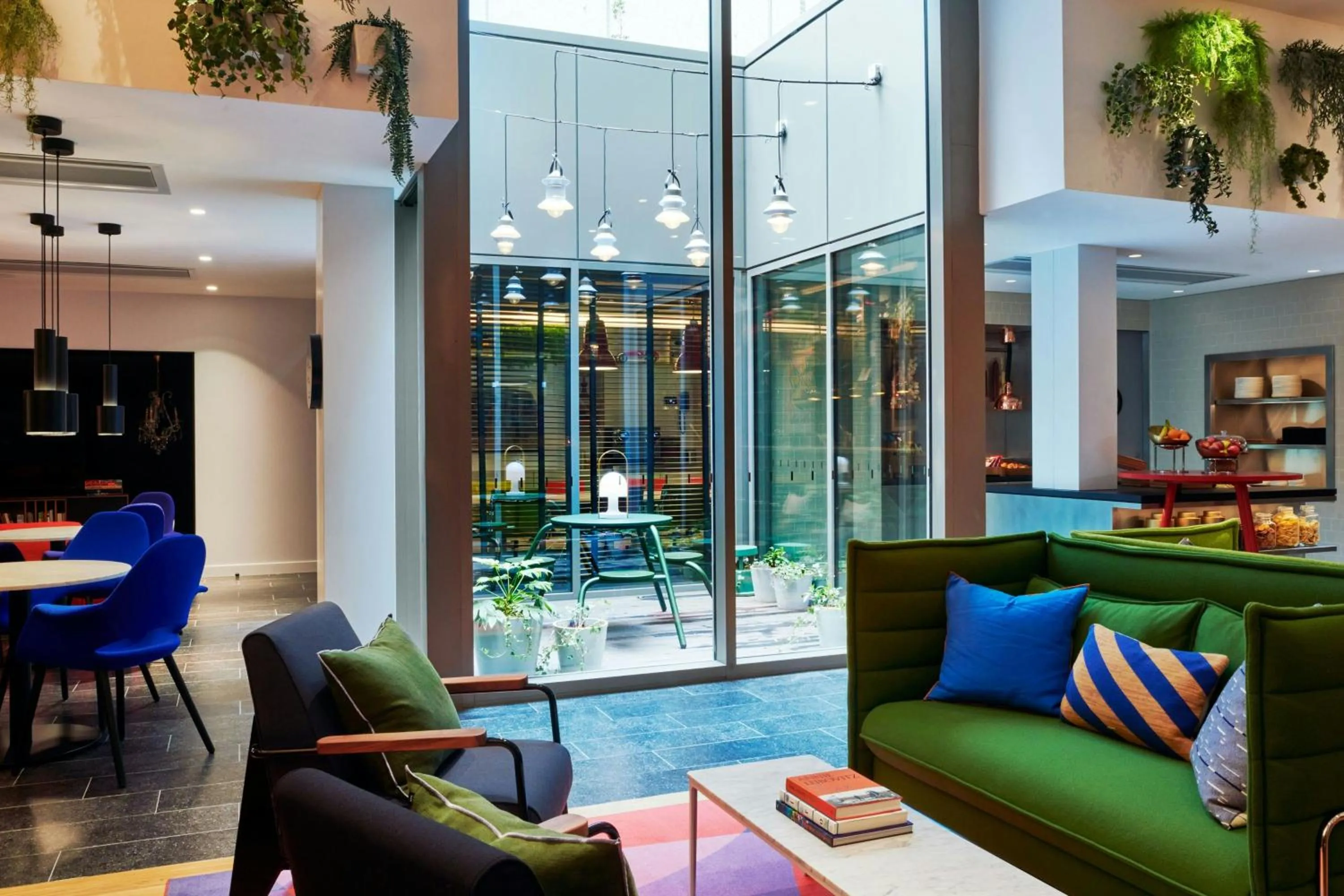 Restaurant/places to eat in citizenM Paris Opera