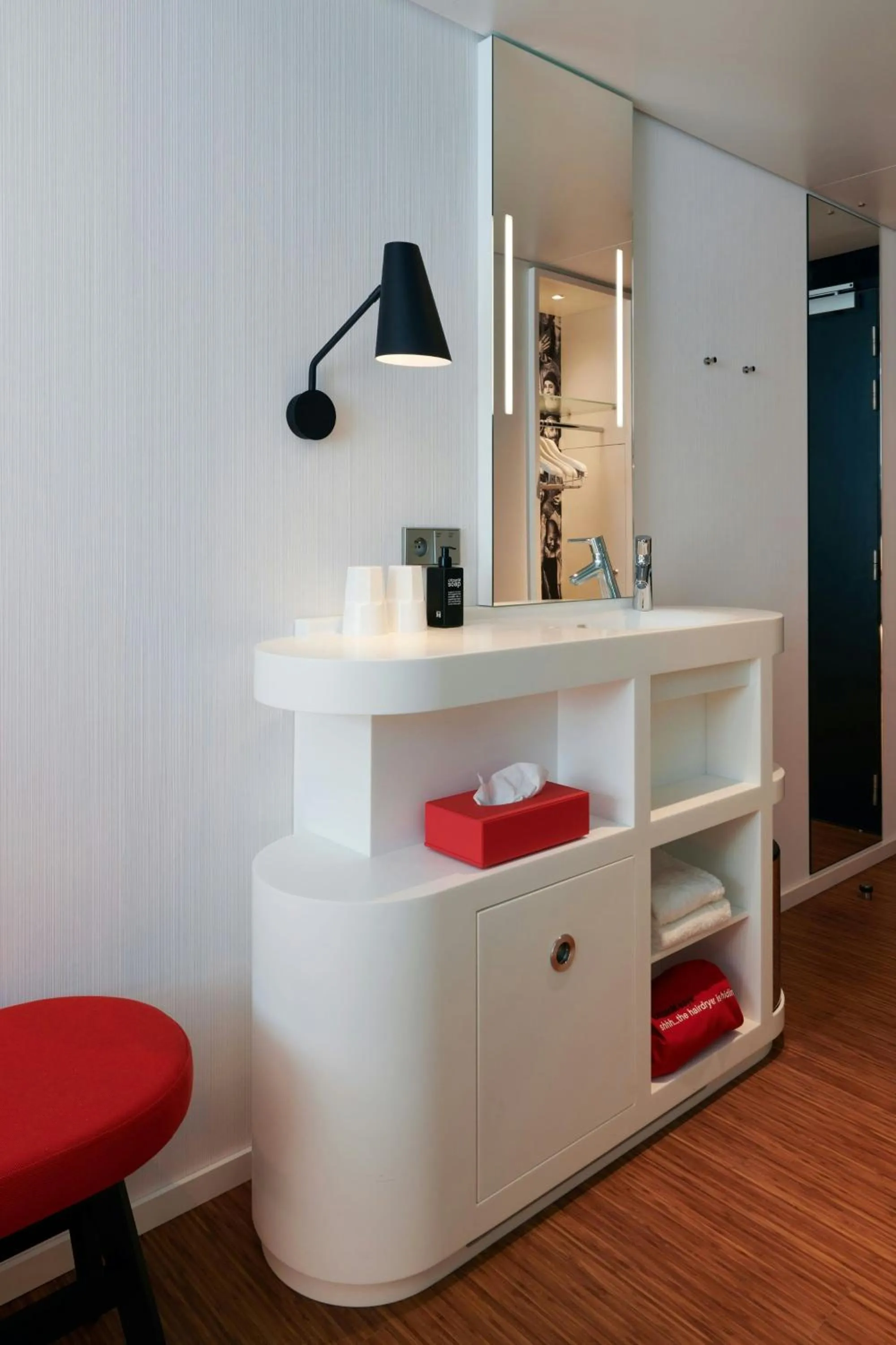 Bedroom in citizenM Paris Opera