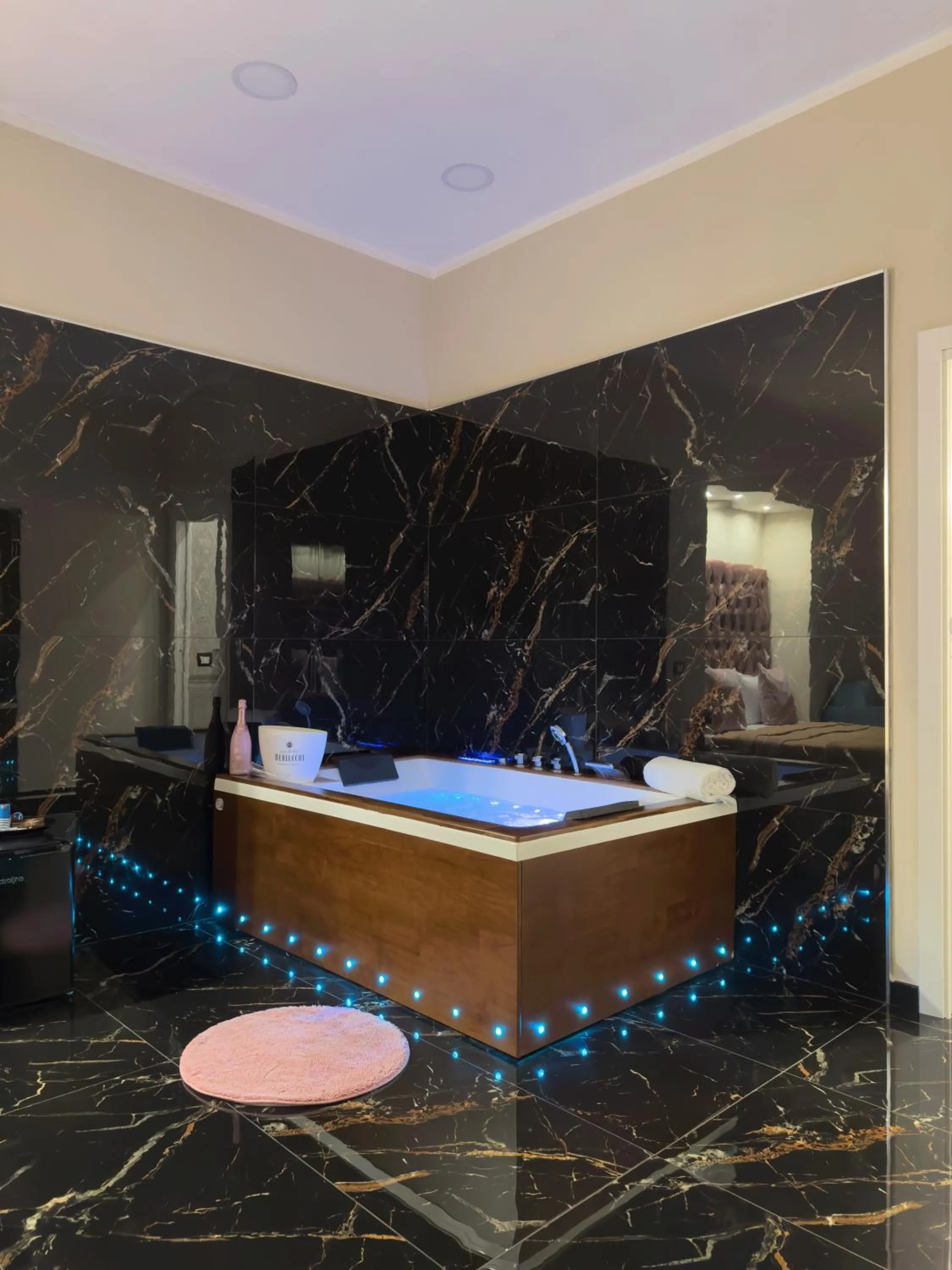 Hot Tub in My Luxury