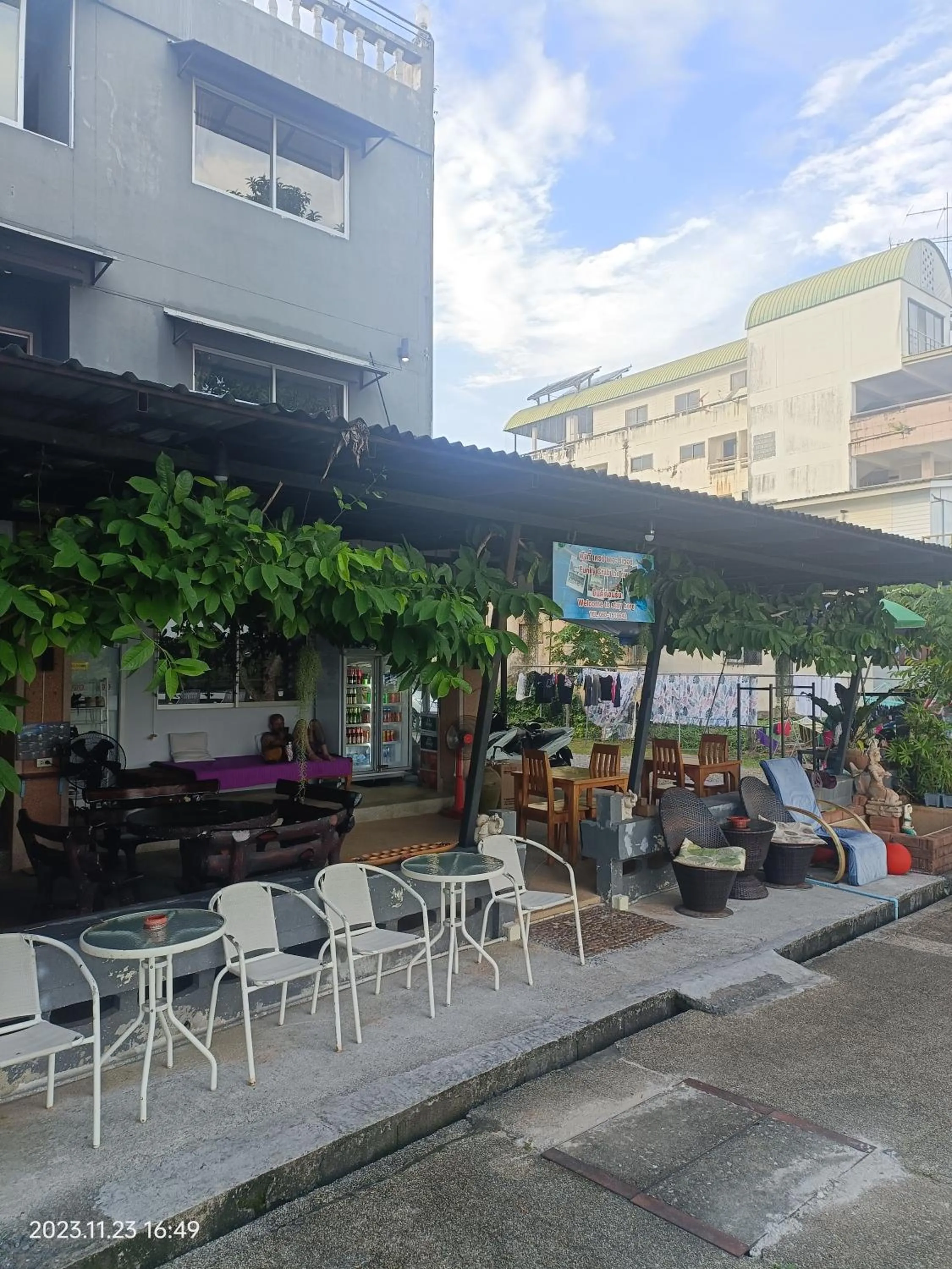 Funky Crab The River