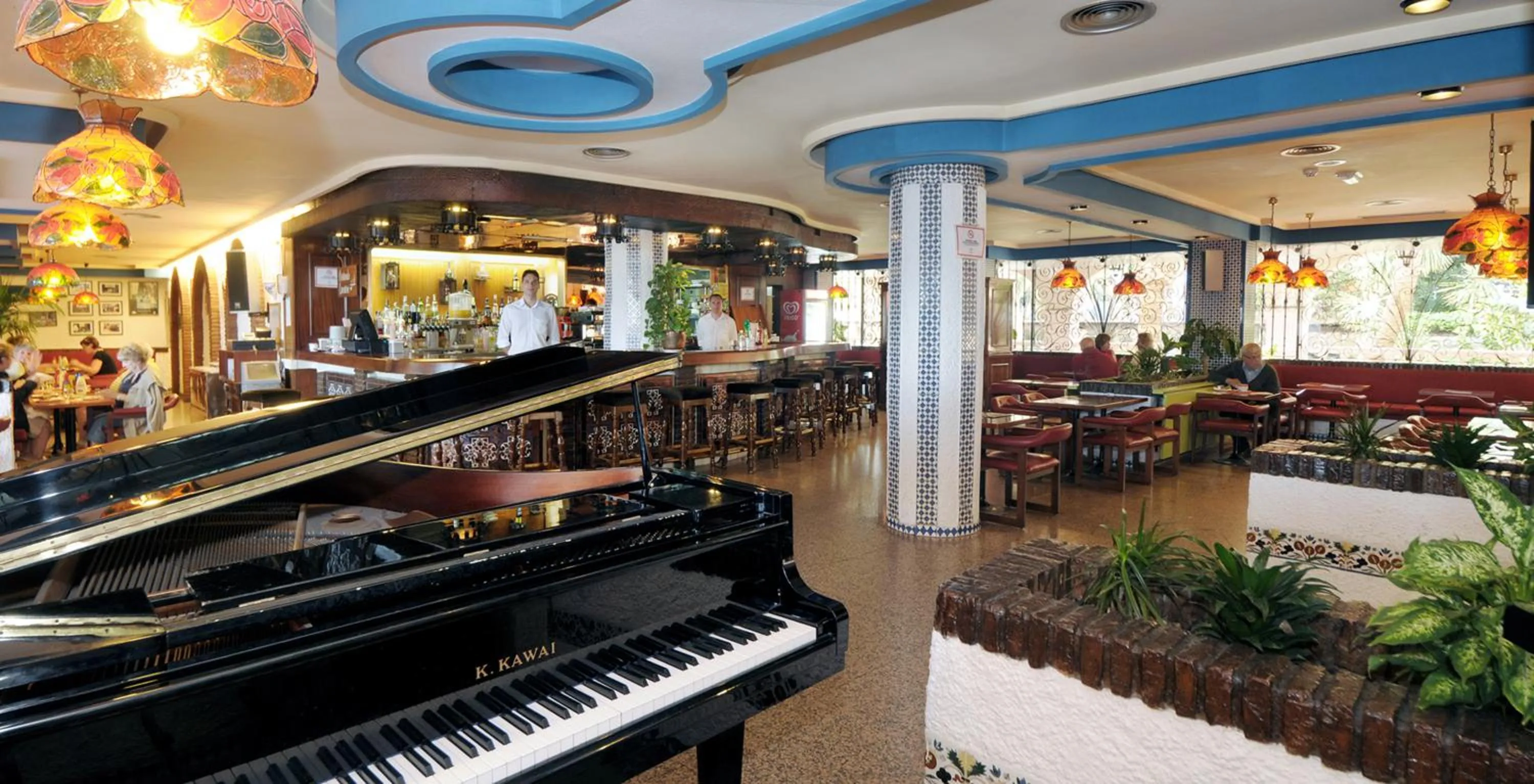 Lounge or bar in Hotel Apartamentos Bajondillo