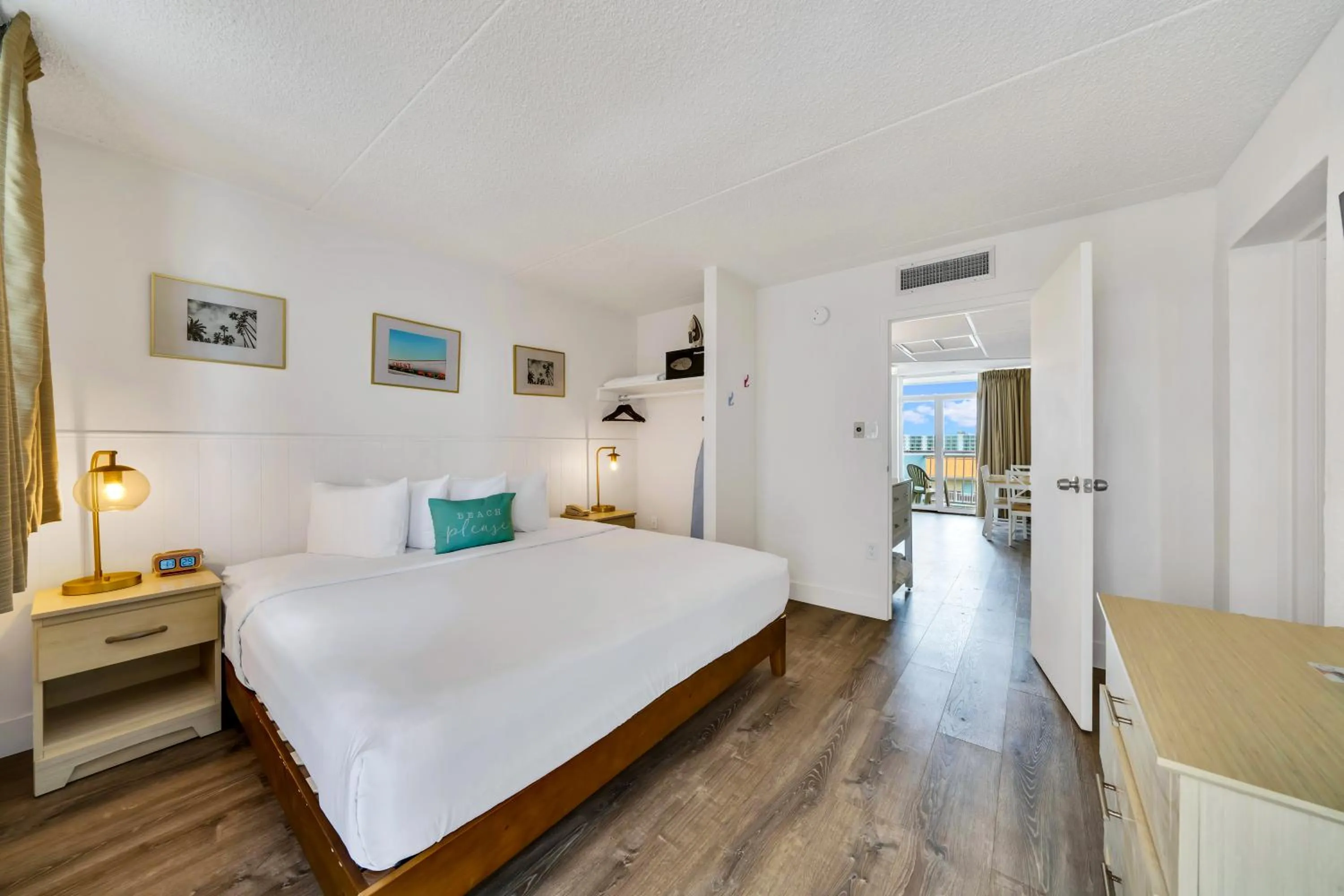 Bedroom, Bed in Madison Resort Wildwood Crest