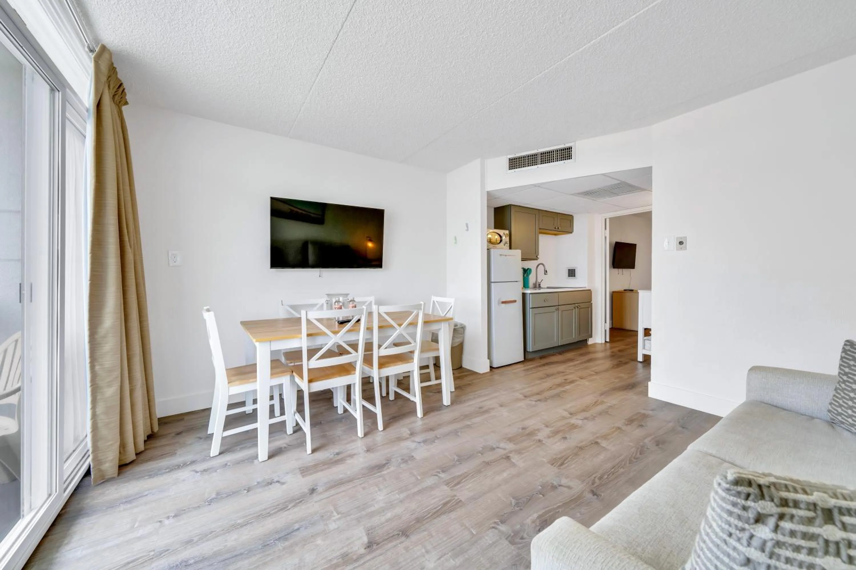 Dining area in Madison Resort Wildwood Crest