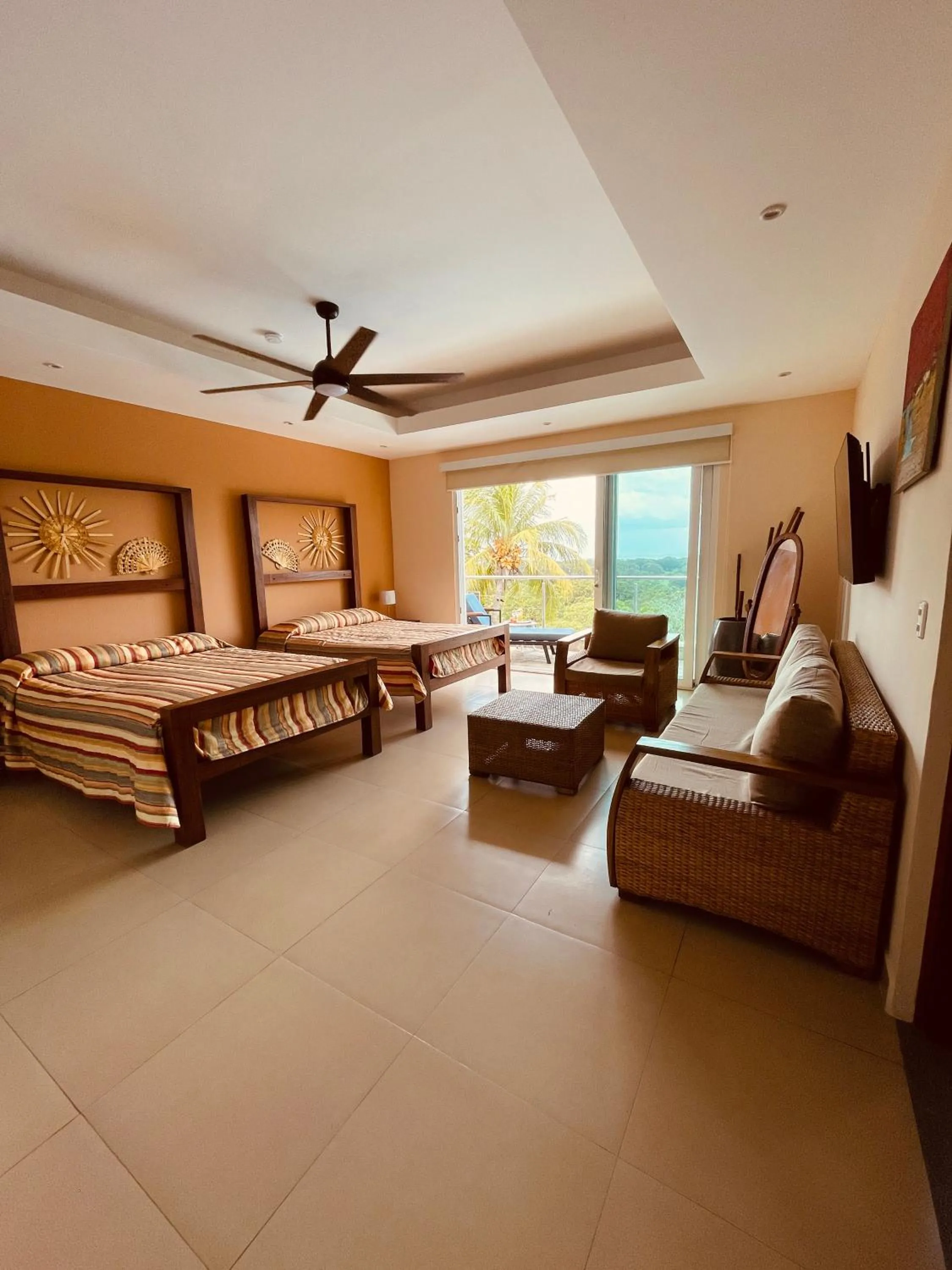 Junior Suite with Pool View in Lakeview Granada Hotel Boutique