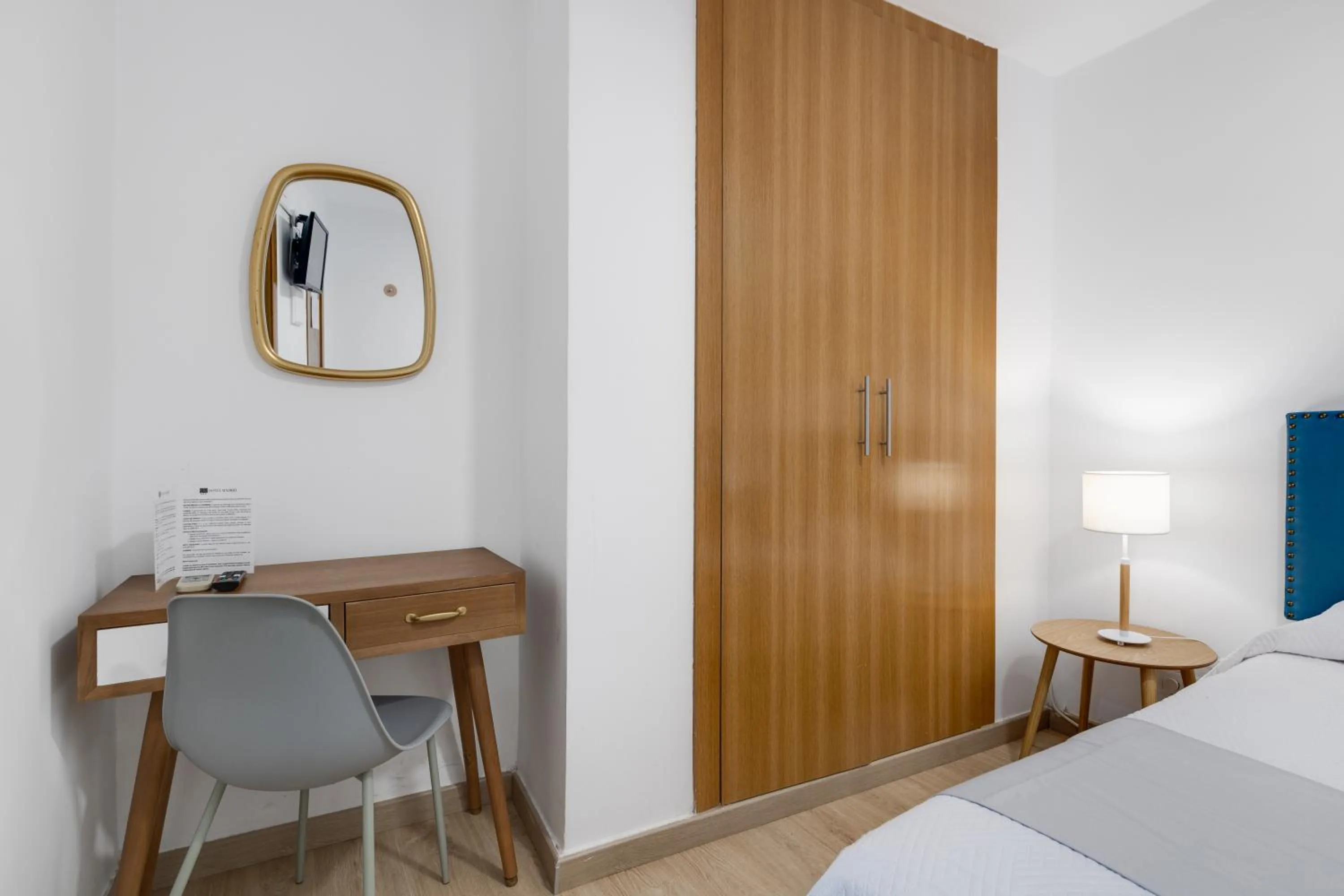 Bedroom, Bed in Hotel Madrid