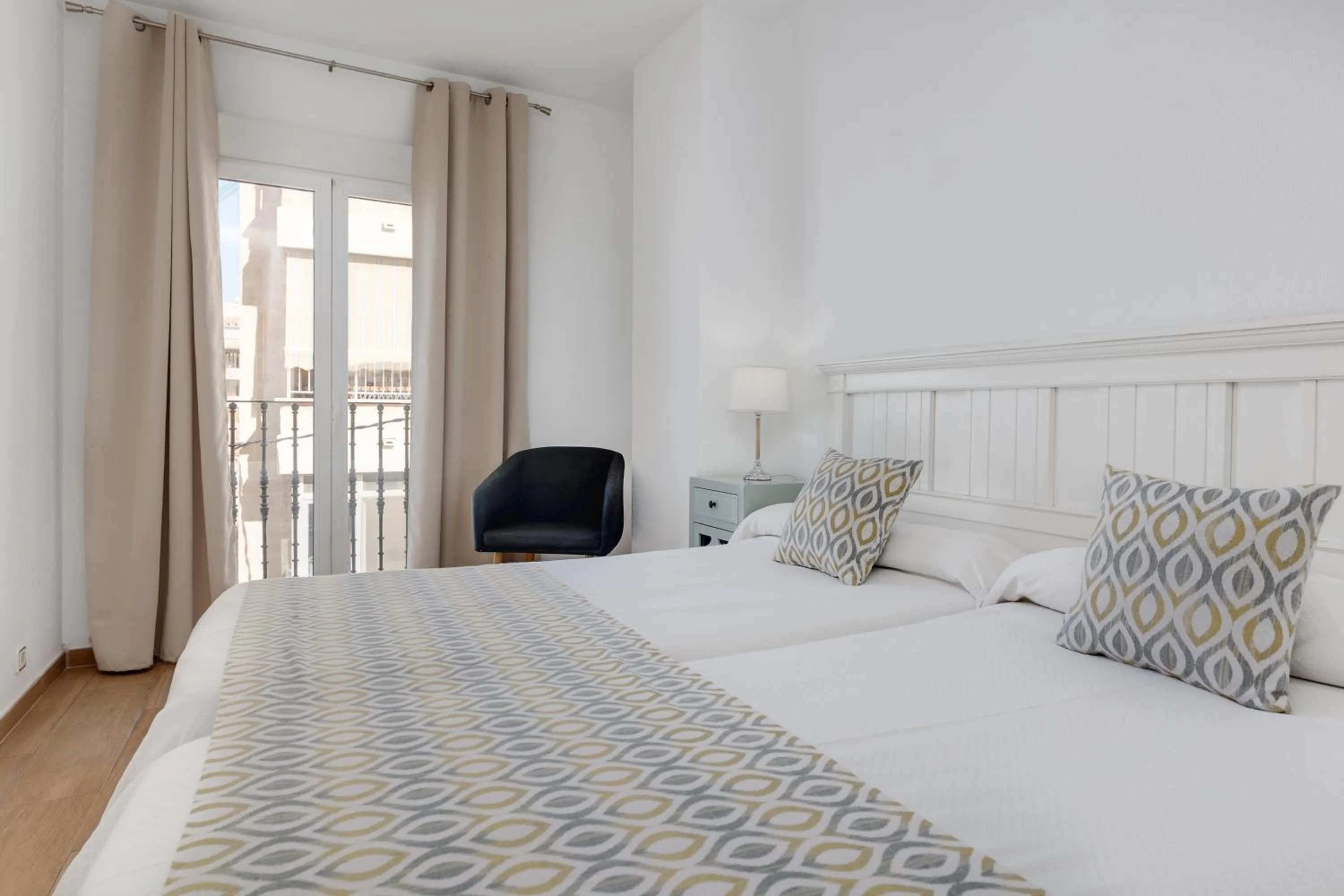 Photo of the whole room, Bed in Hotel Madrid