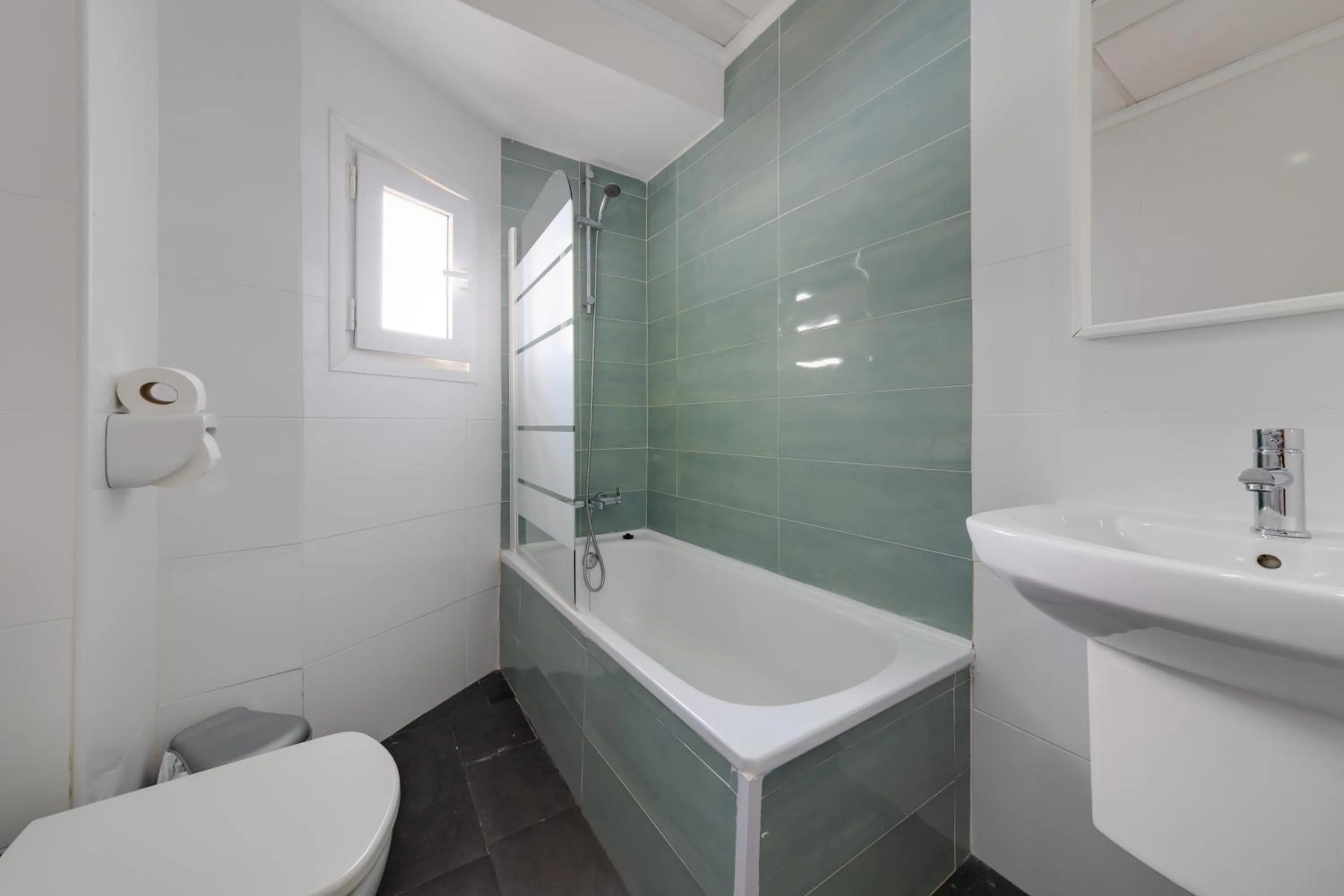 Shower in Hotel Madrid